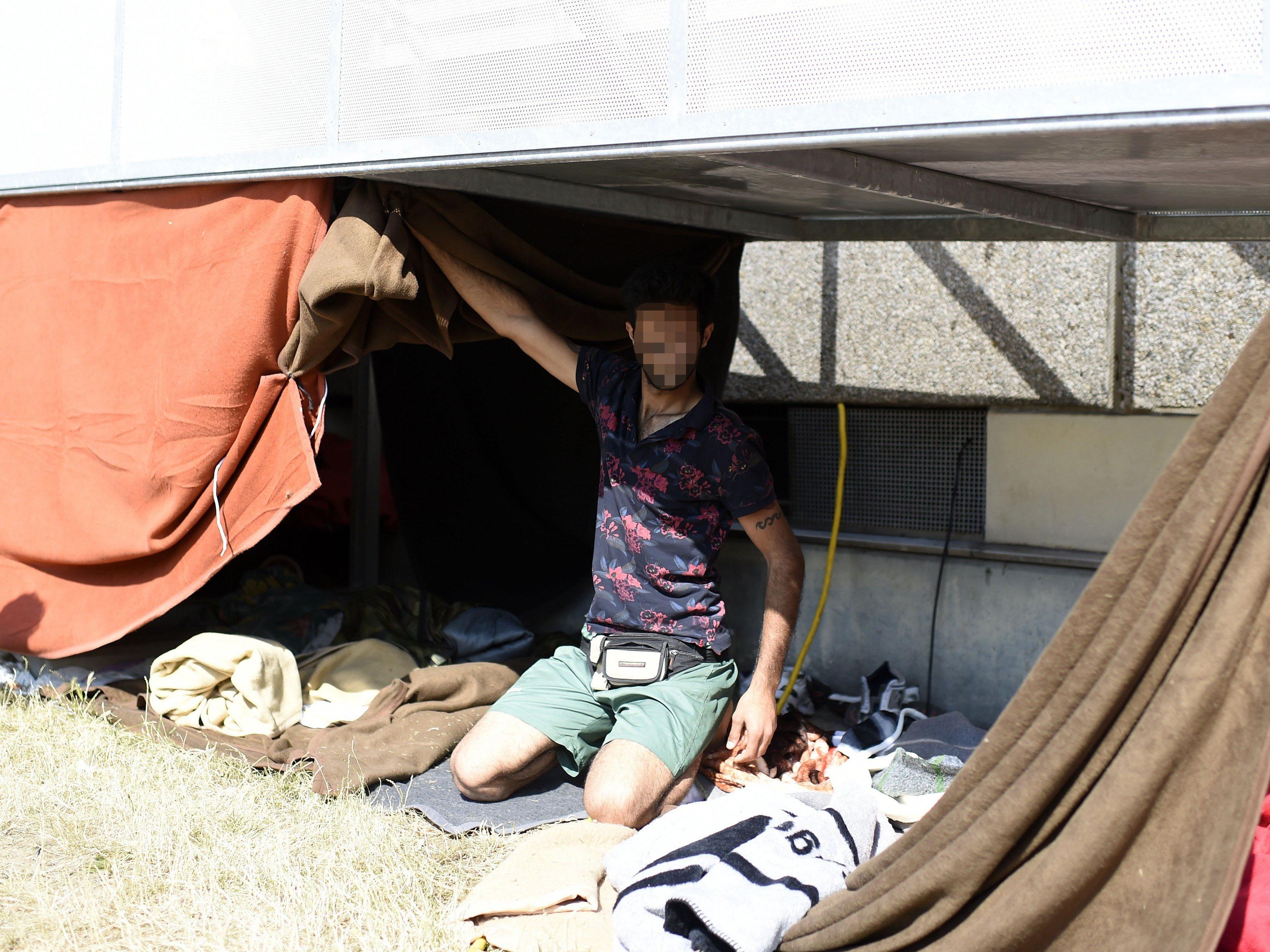 Traiskirchen: Trotzdem weiter Flüchtlinge ohne Dach über dem Kopf.