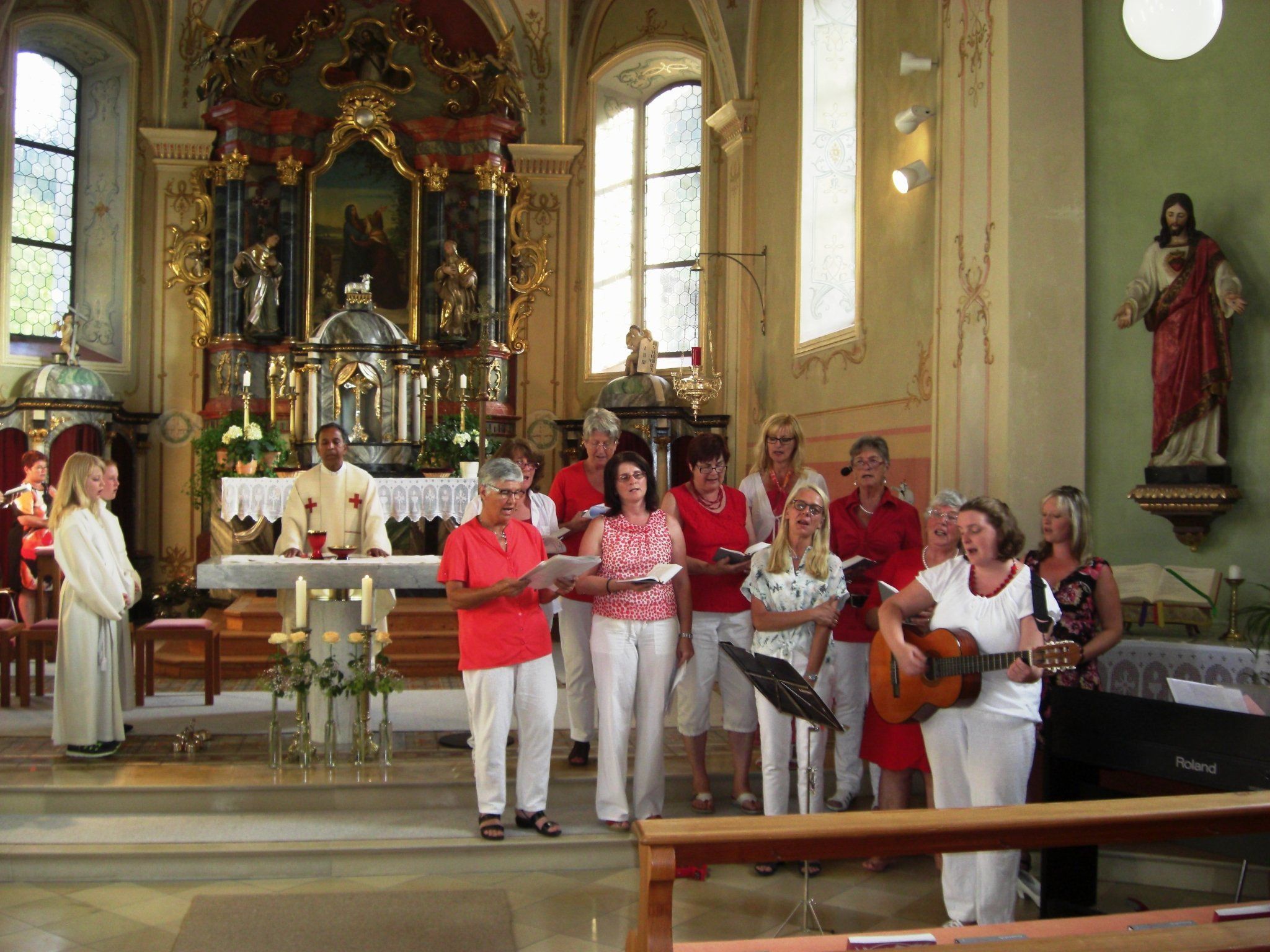 Messfeier mit Pfarrer Joy Peter Thattakath und den „Gurtiser Schwalben“ Messfeier mit Pfarrer Joy Peter Thattakath und den „Gurtiser Schwalben“