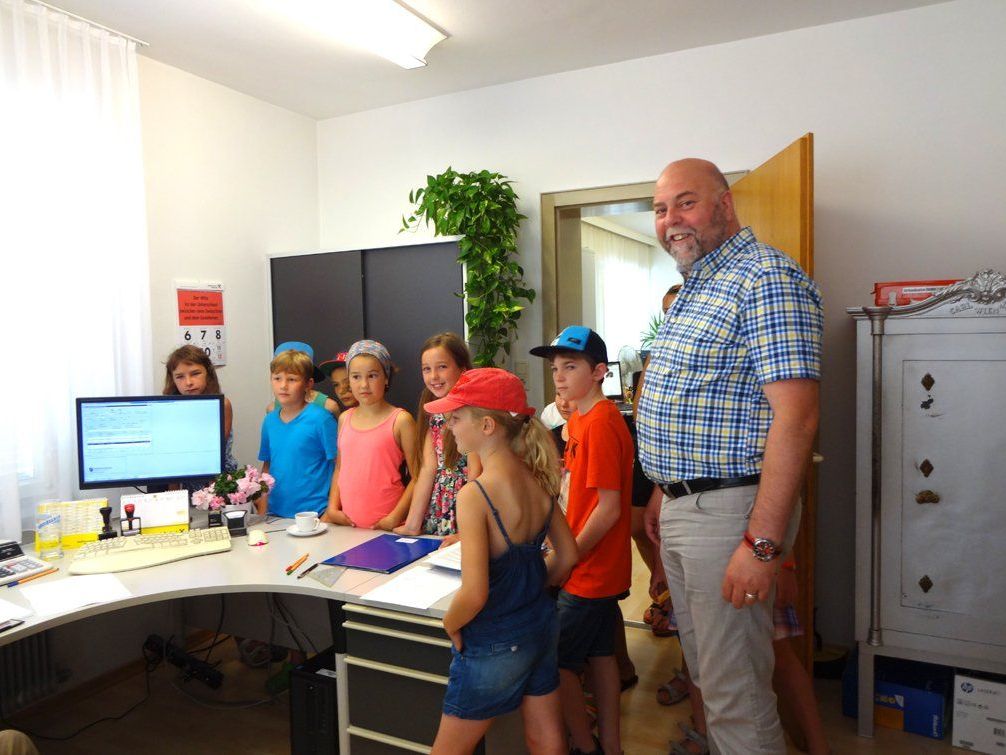 Die 3a im Gemeindeamt Meiningen Die 3a im Gemeindeamt Meiningen
