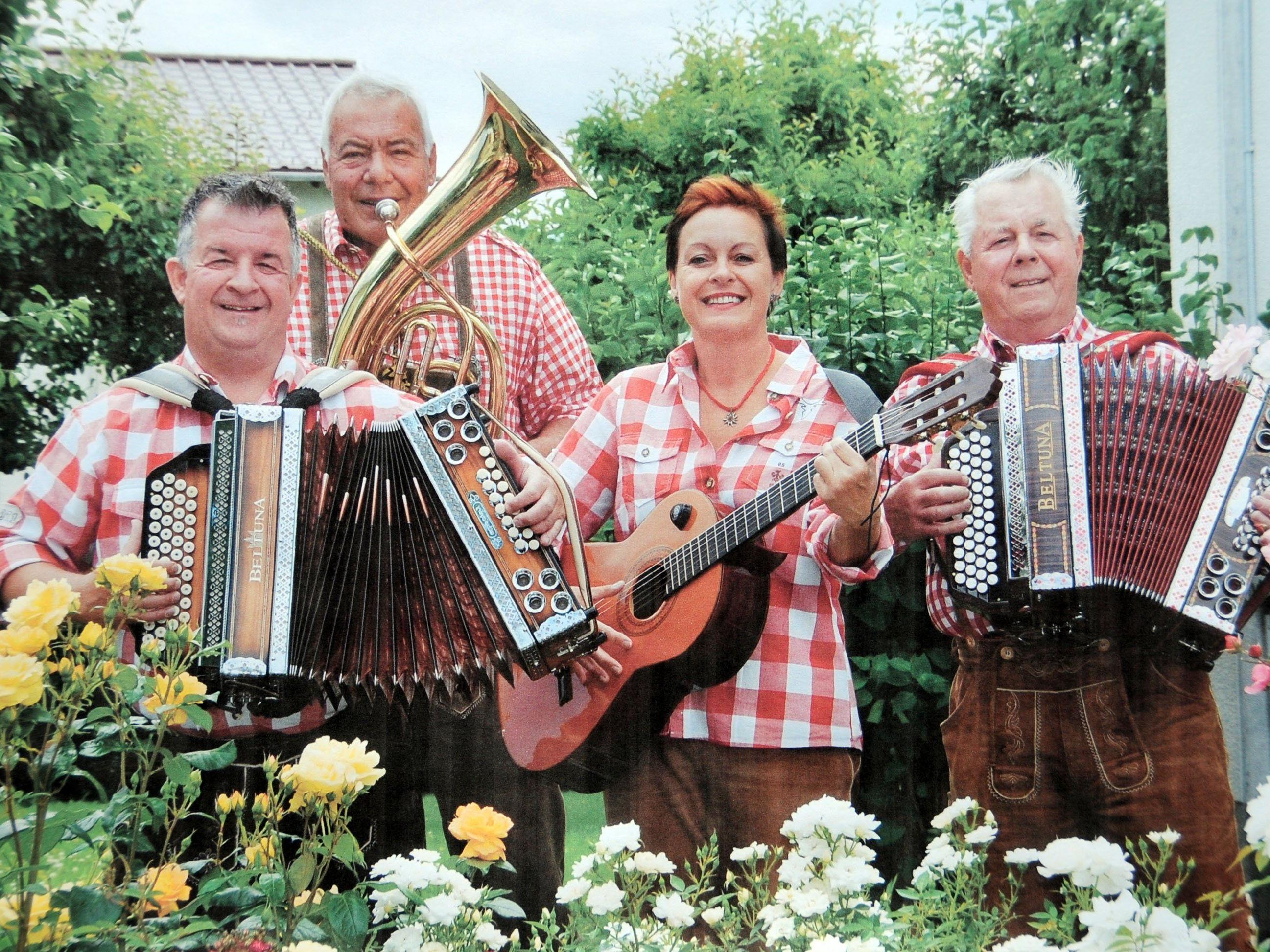 „Die fidelen Grenzgänger" aus Lustenau spielen am Sonntag, derm 5. Juli, im „Anker" Fußach zum Frühschoppen auf.