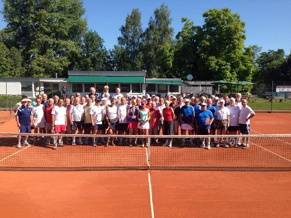 Teilnehmer des letzten Spieltages der Internationalen Senioren-Doppel-Meisterschaft in Lindau