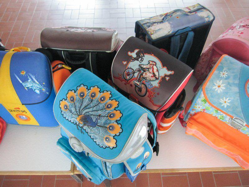Die Volksschule Vandans organisierte zum Schulschluss eine Sammelaktion für Schul- und Kindergartentaschen.