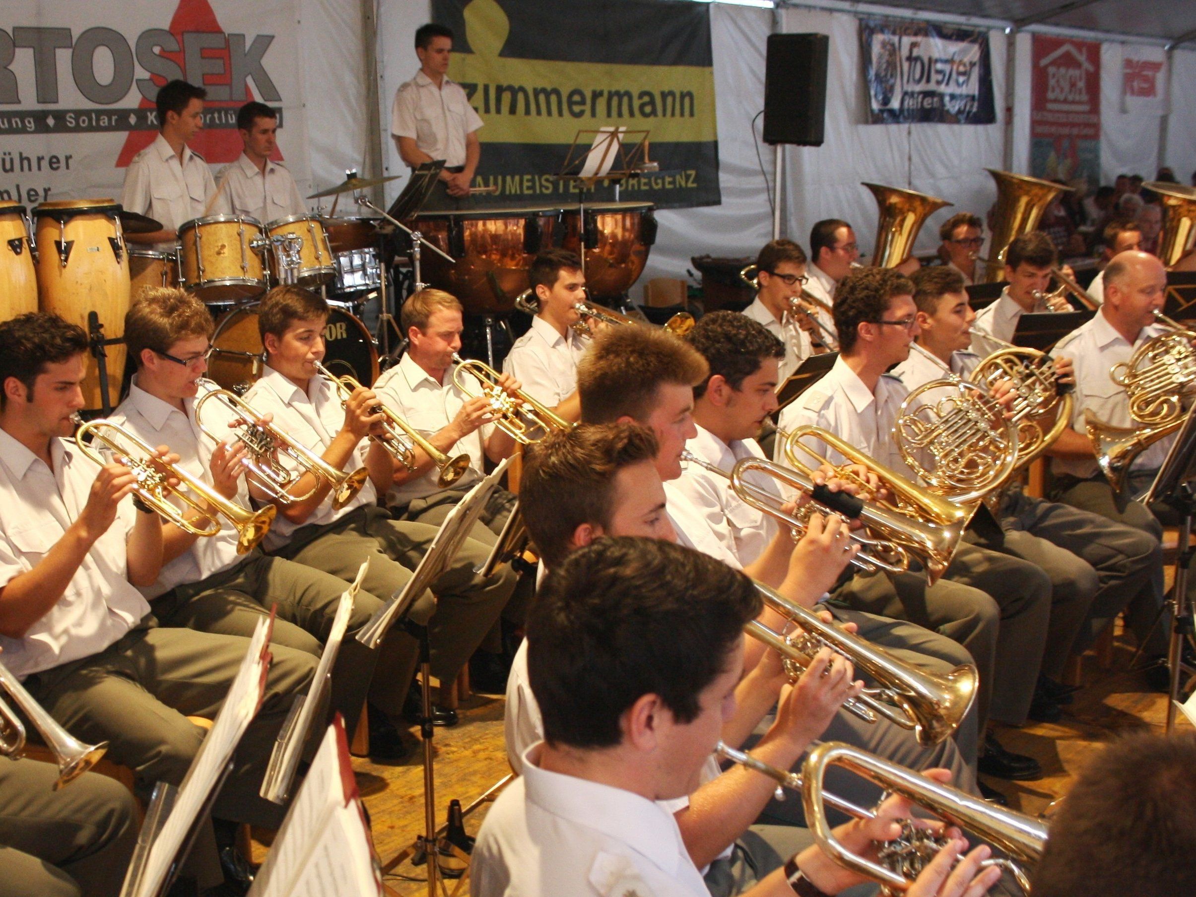 Erfolgreicher „Lochauer Dorffest“-Auftakt mit dem traditionellen Sommerkonzert der Militärmusikkapelle Vorarlberg. Erfolgreicher „Lochauer Dorffest“-Auftakt mit dem traditionellen Sommerkonzert der Militärmusikkapelle Vorarlberg.