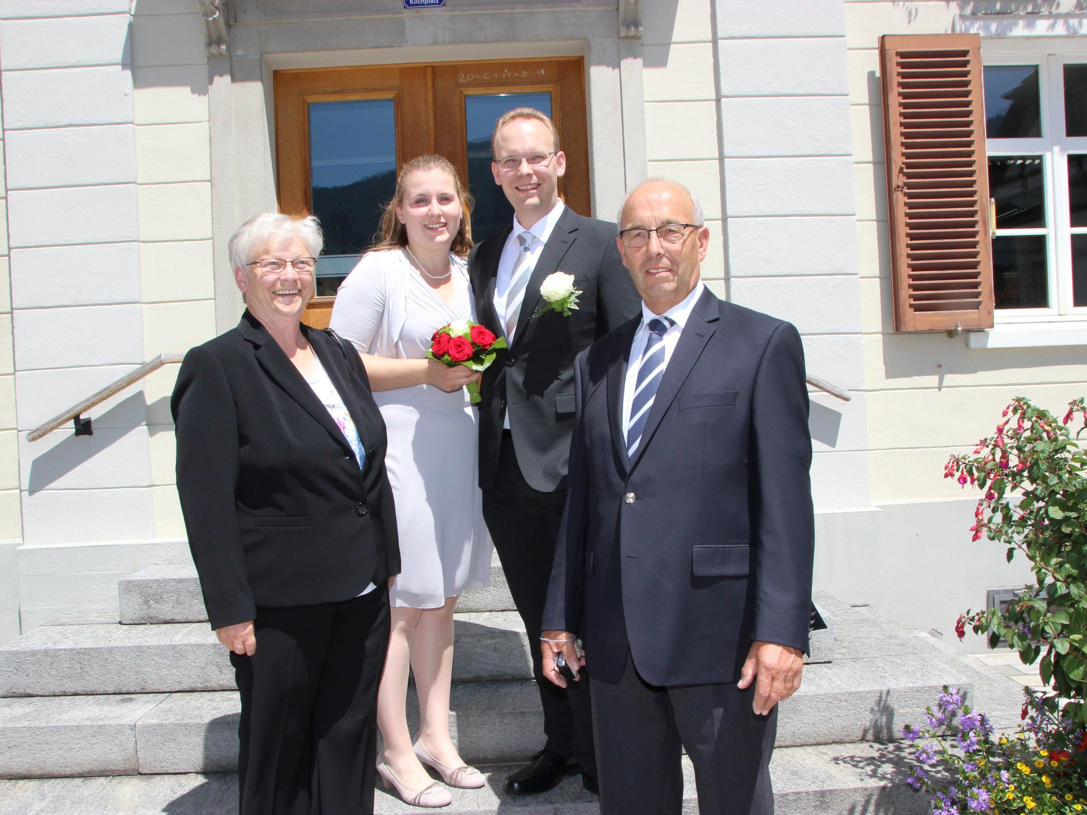 Andrea Rieck und Thomas Ohnewald haben sich am 10. Juli vermählt. Die Bräutgamseltern stehen dem Paar gerne zur Seite.
