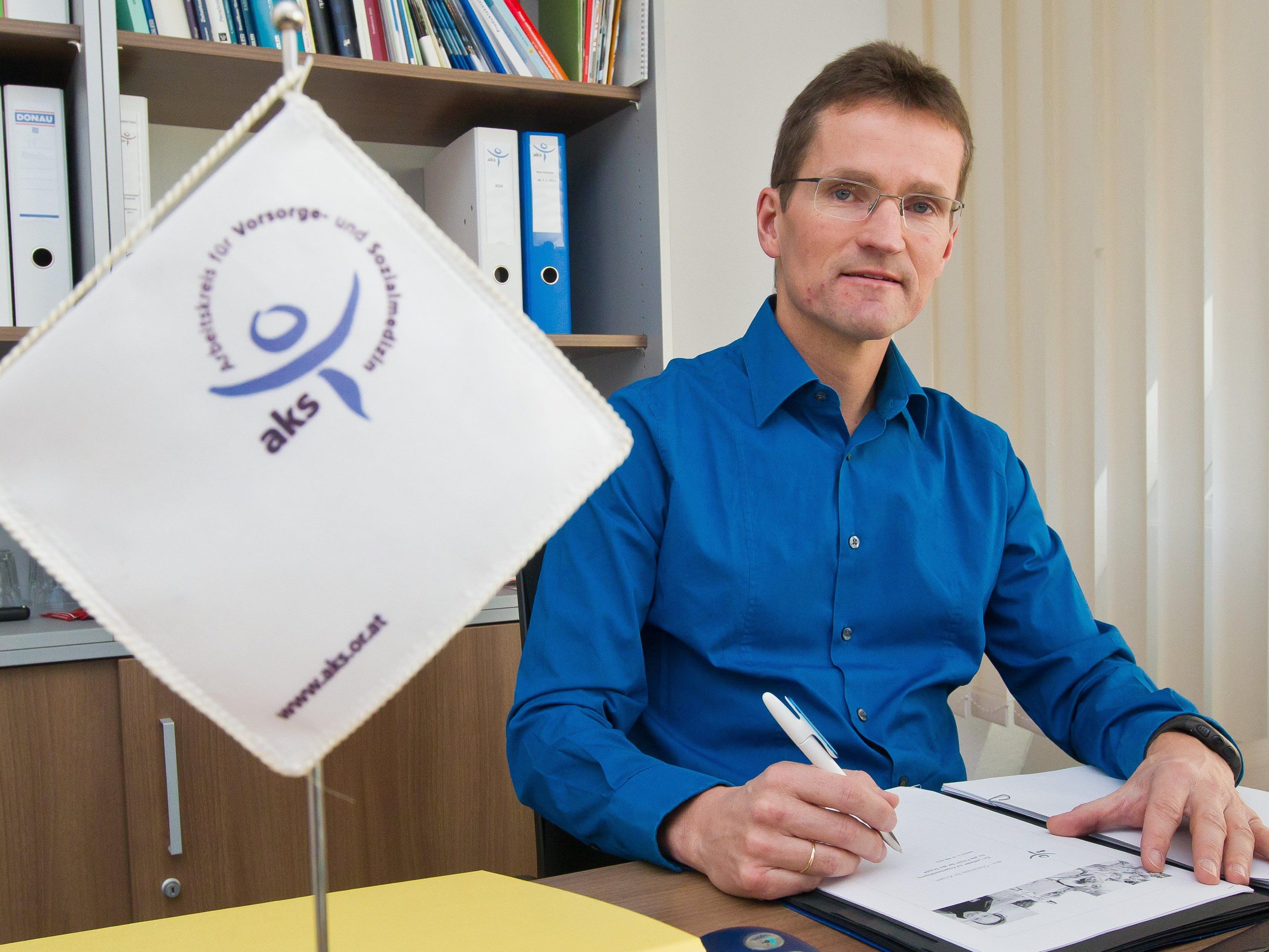 Bernd Klisch, zuletzt Geschäftsführer der "aks Gesundheit GmbH", übernimmt Leitung der Flüchtlingshilfe.