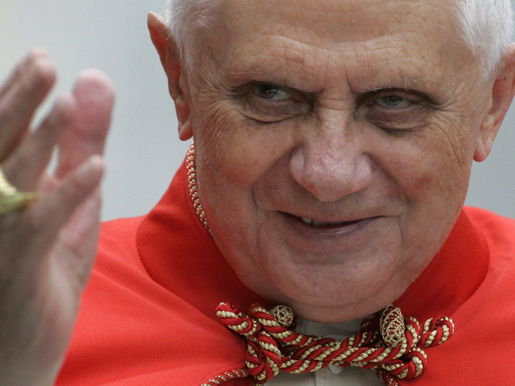 Den ehemaligen Papst Benedikt XVI. gibt es jetzt auch als Kondom-Bild.