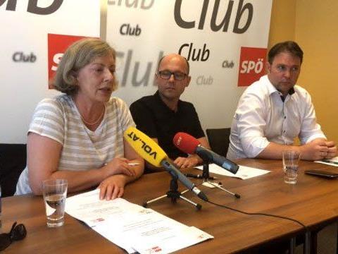 Gemeinsame Pressekonferenz der SPÖ Vorarlberg und Andreas Babler (im Bild) zum Thema Asyl.