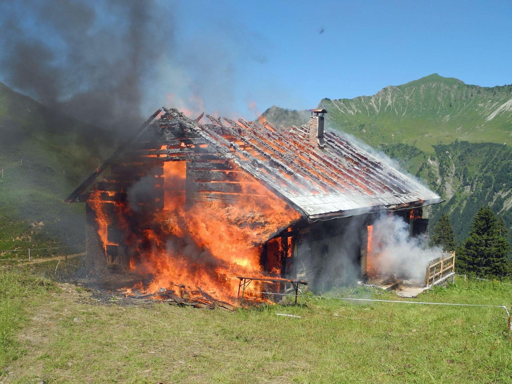 Alpe Hinterkamm in Blons in Brand geraten.