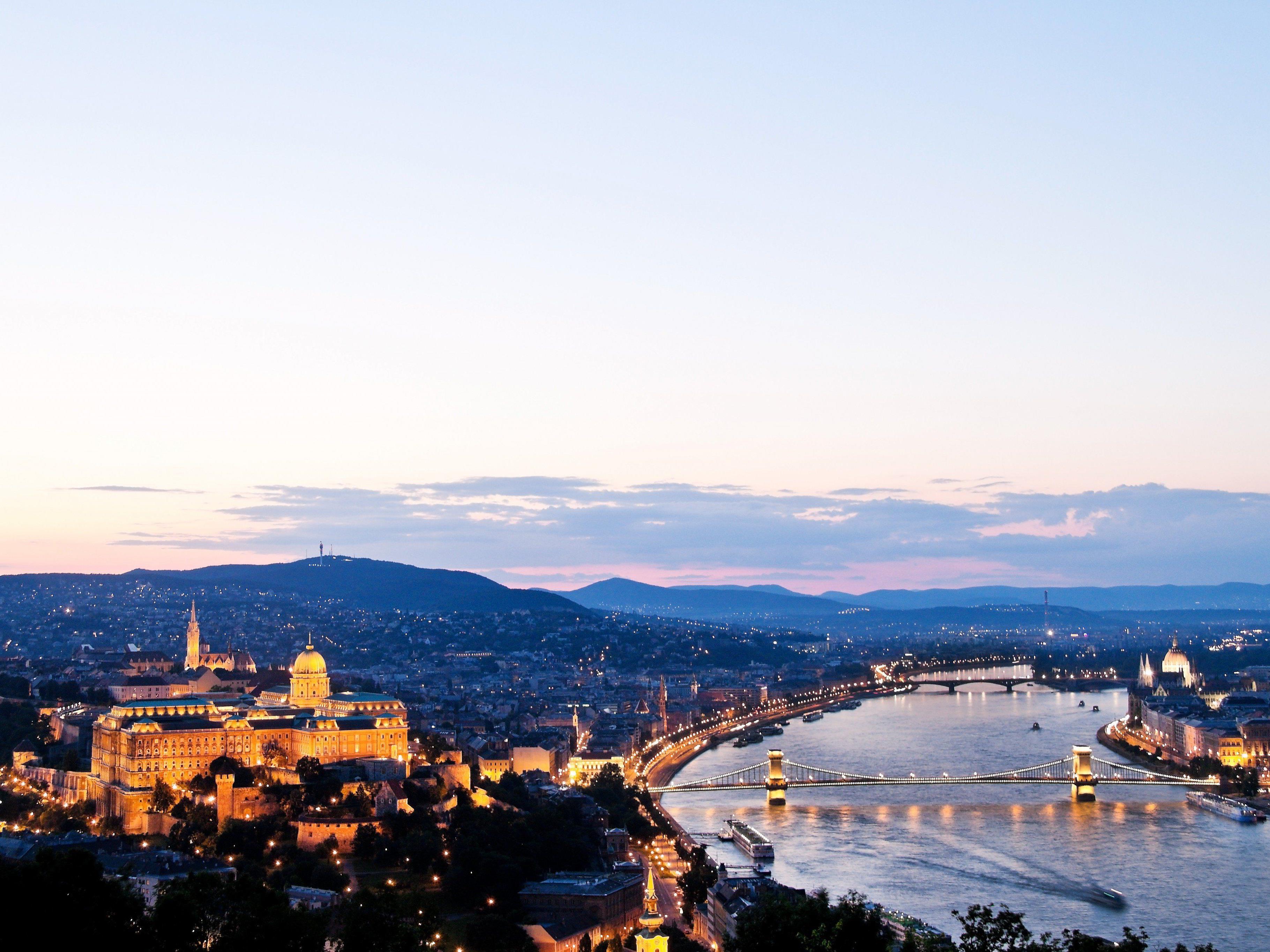 Besonders günstig für Österreicher ist derzeit ein Urlaub in Ungarn, der Türkei und Kroatien. Besonders günstig für Österreicher ist derzeit ein Urlaub in Ungarn, der Türkei und Kroatien.