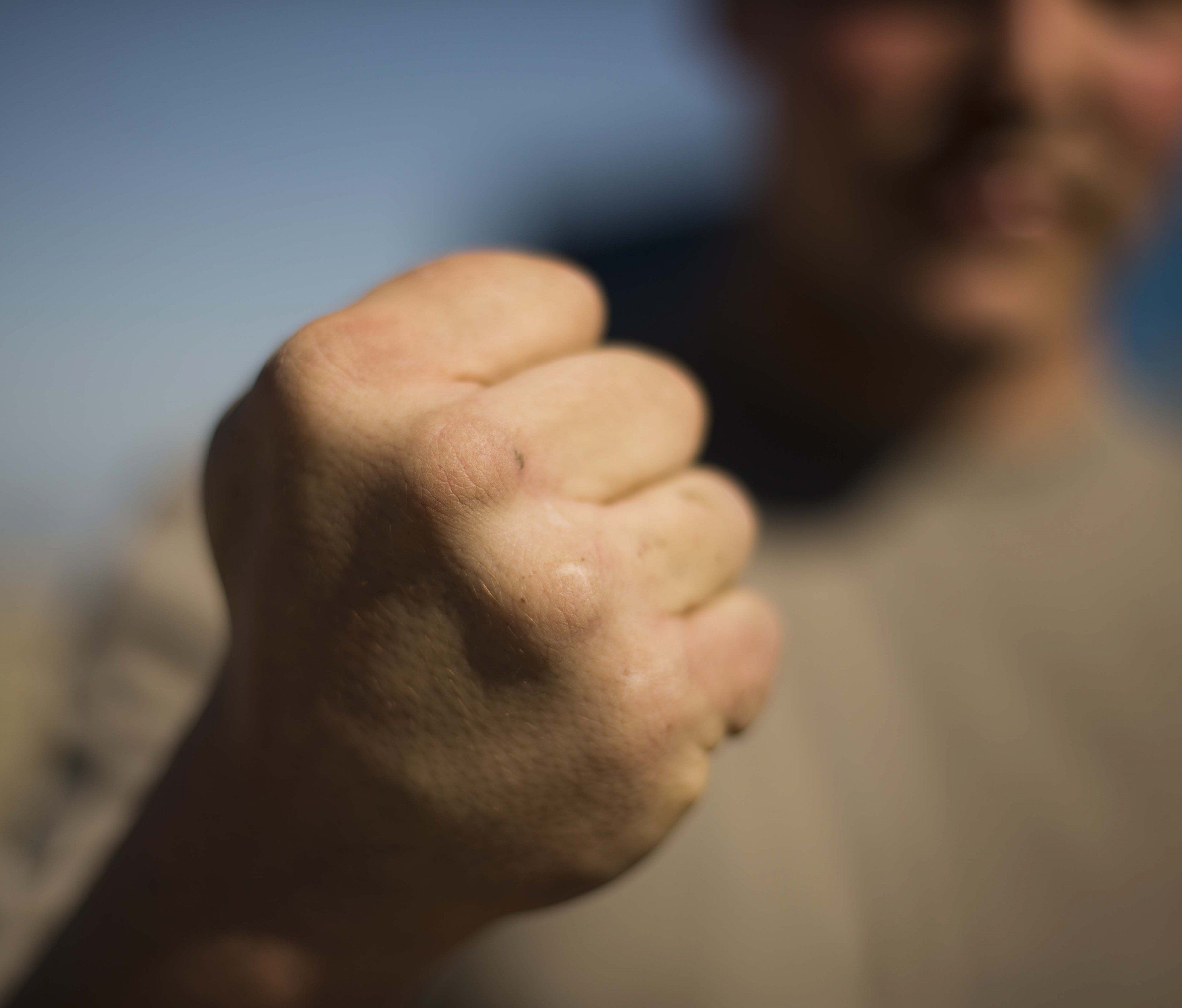 Sechs junge Männer wegen brutaler Attacke vor Gericht. Sechs junge Männer wegen brutaler Attacke vor Gericht.