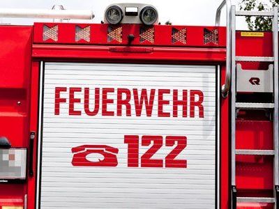 Feuerwehren waren mit 50 Mann vor Ort Feuerwehren waren mit 50 Mann vor Ort