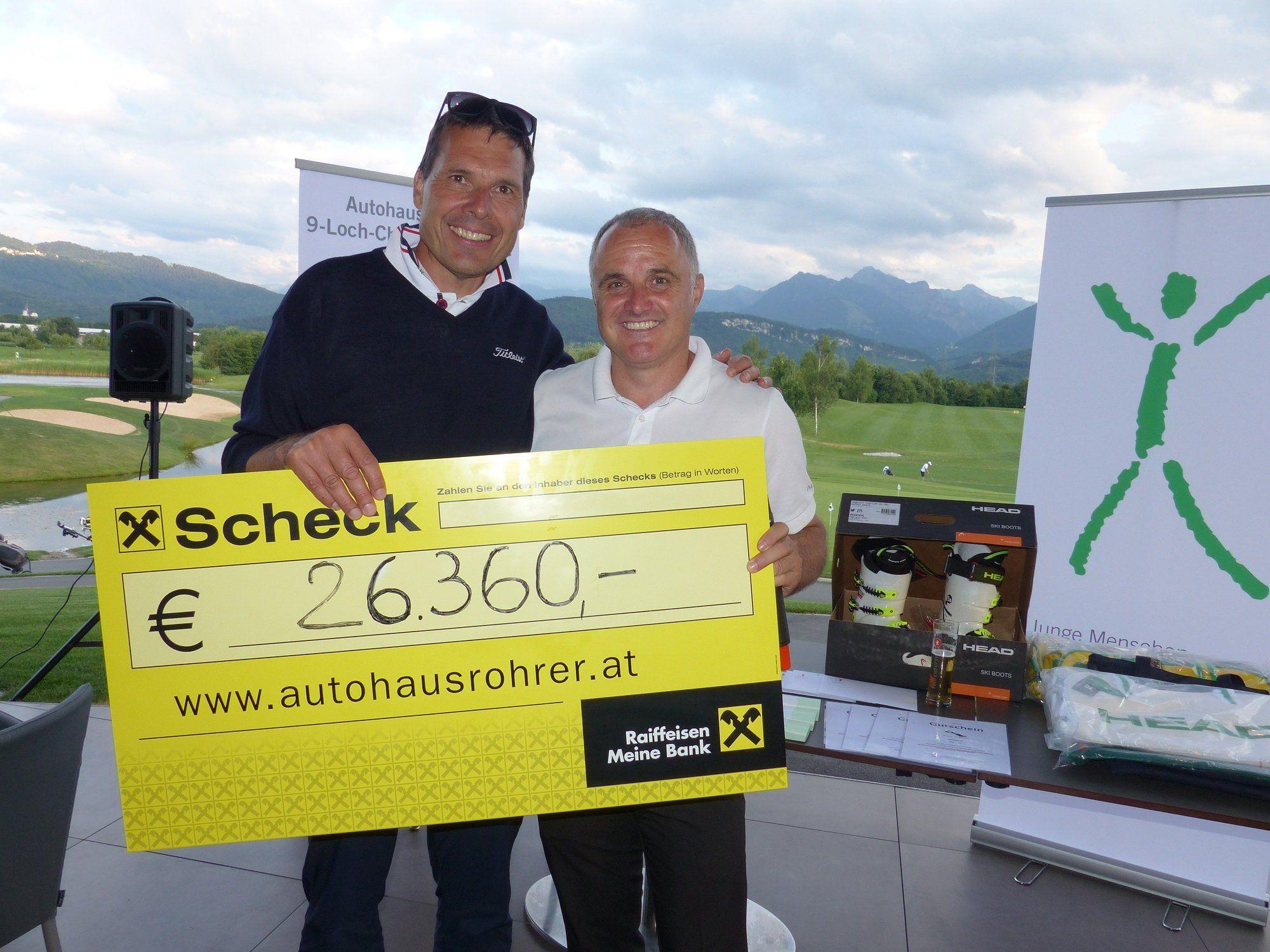 Über 26.000 Euro an Spende übergab Thomas Rotheneder an die Stiftung Jupident.