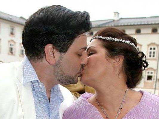 Netrebko und Eyvazov wollen in Wien hochzeiten. Netrebko und Eyvazov wollen in Wien hochzeiten.
