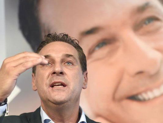 Strache weist jegliche Vorwürfe zurück. Strache weist jegliche Vorwürfe zurück.