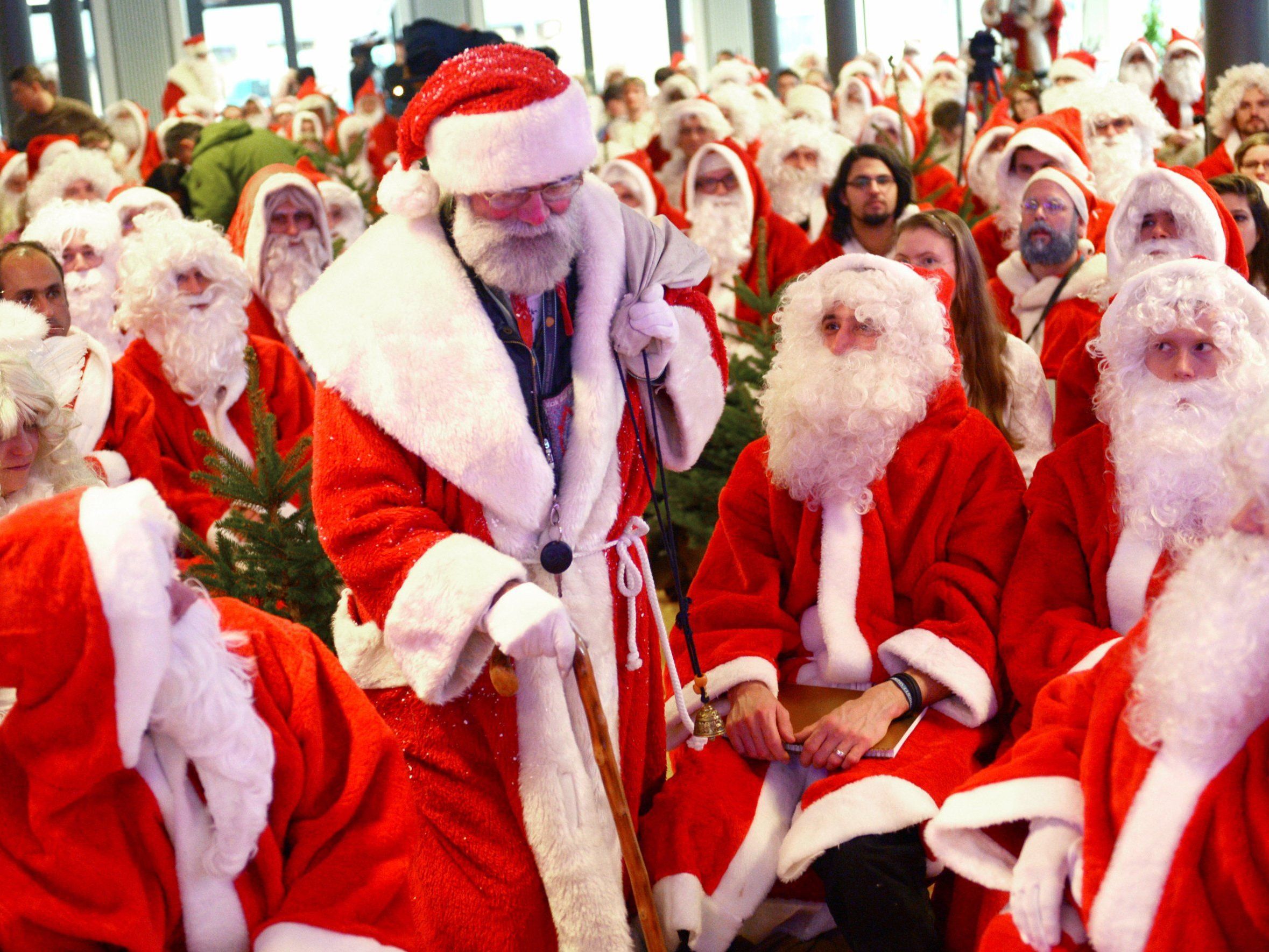 Weihnachtsmänner handeln Datum für Heiligabend aus Weihnachtsmänner handeln Datum für Heiligabend aus