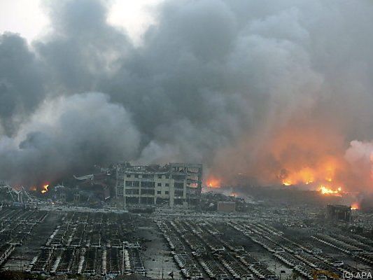 Explosion in Lager mit gefährlichen Chemikalien in Tianjin Explosion in Lager mit gefährlichen Chemikalien in Tianjin