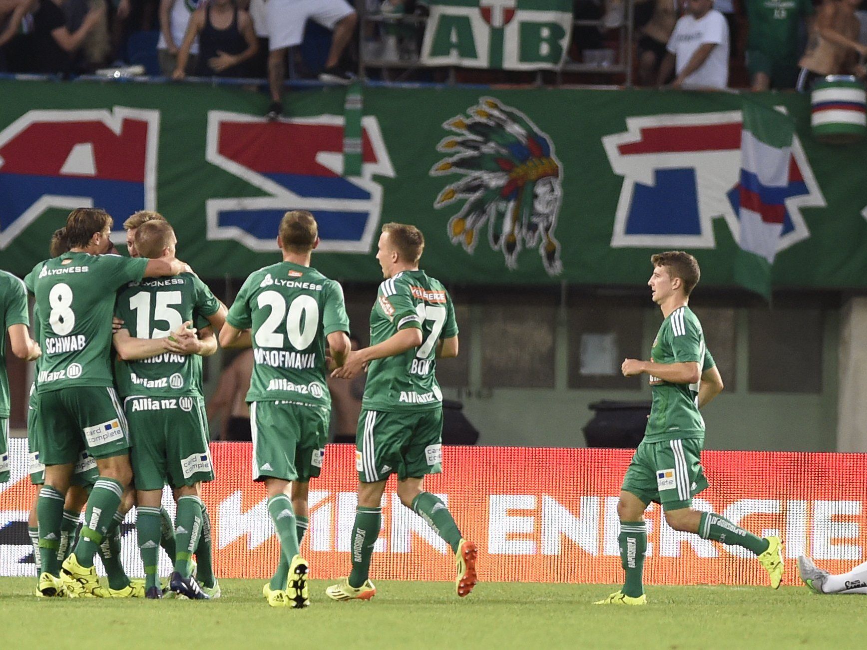 Rapid Wien setzte sich in der 3. Runde der Fußball-Bundesliga gegen WAC mit 2:1 durch. Rapid Wien setzte sich in der 3. Runde der Fußball-Bundesliga gegen WAC mit 2:1 durch.