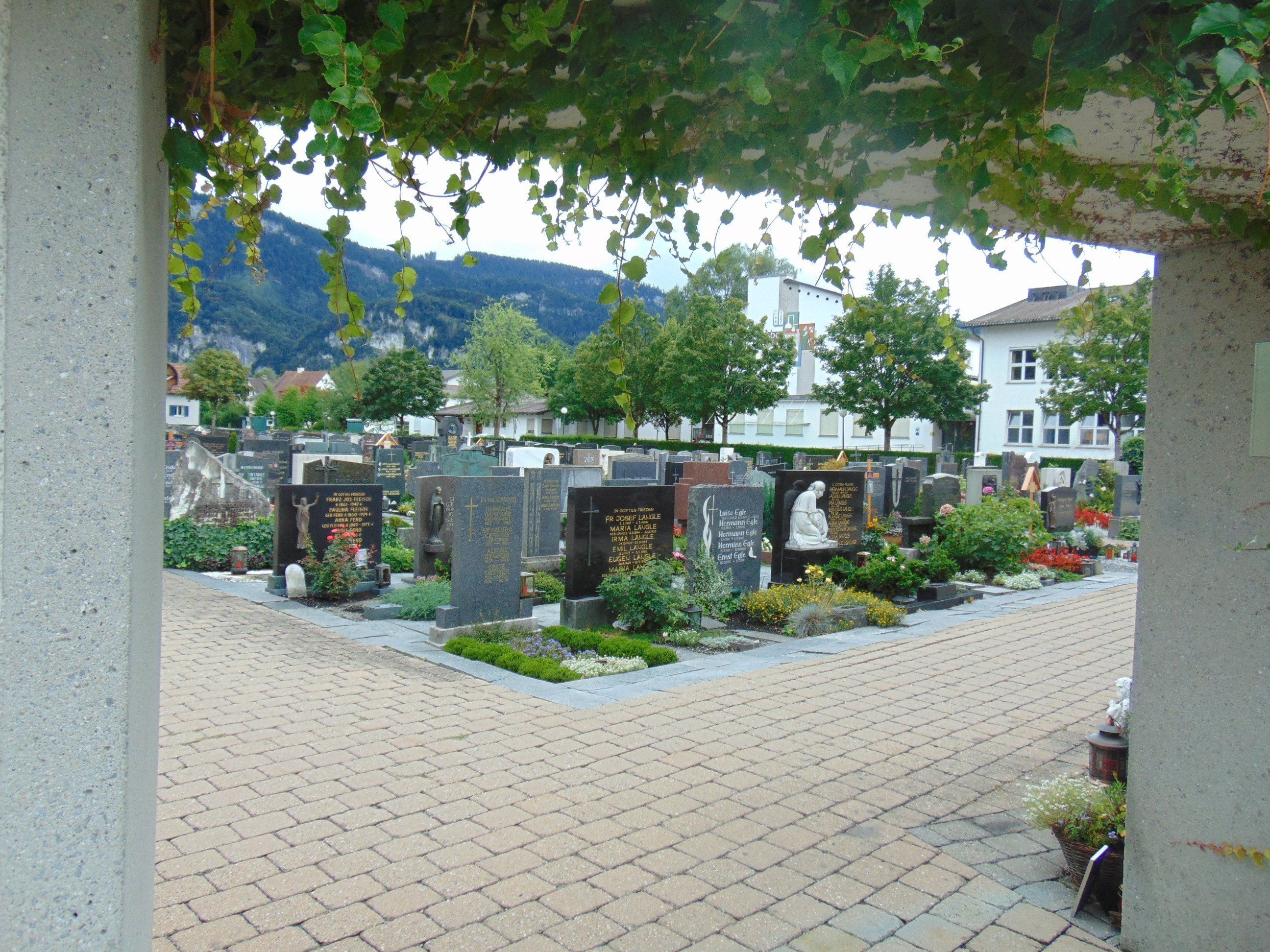 Der Ortsfriedhof von Altach hat ein neues Gemeinschaftsgrab erhalten Der Ortsfriedhof von Altach hat ein neues Gemeinschaftsgrab erhalten