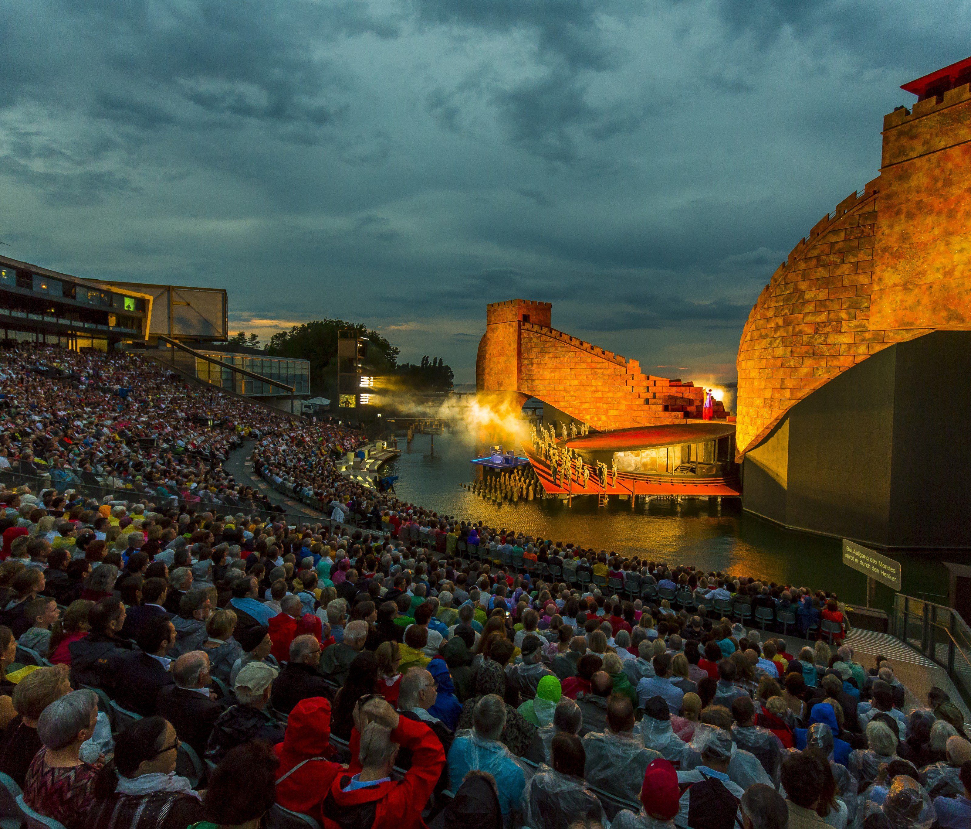 Die Bregenzer Festspiele ziehen kurz vor dem Ende der Saison Bilanz.