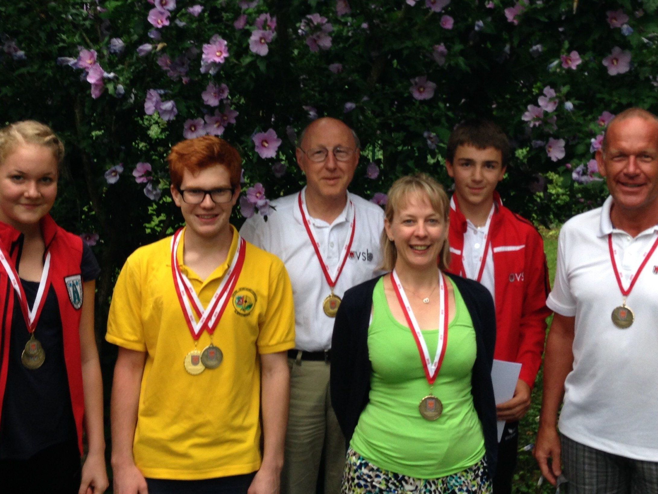 Qualifiziert für die Staatsmeisterschaft v.l.n.r. Bianca Egender, Jodok Sohm, Werner Beranek, Waltraud Metzler, Lukas Rauch und Walter Egender Qualifiziert für die Staatsmeisterschaft v.l.n.r. Bianca Egender, Jodok Sohm, Werner Beranek, Waltraud Metzler, Lukas Rauch und Walter Egender