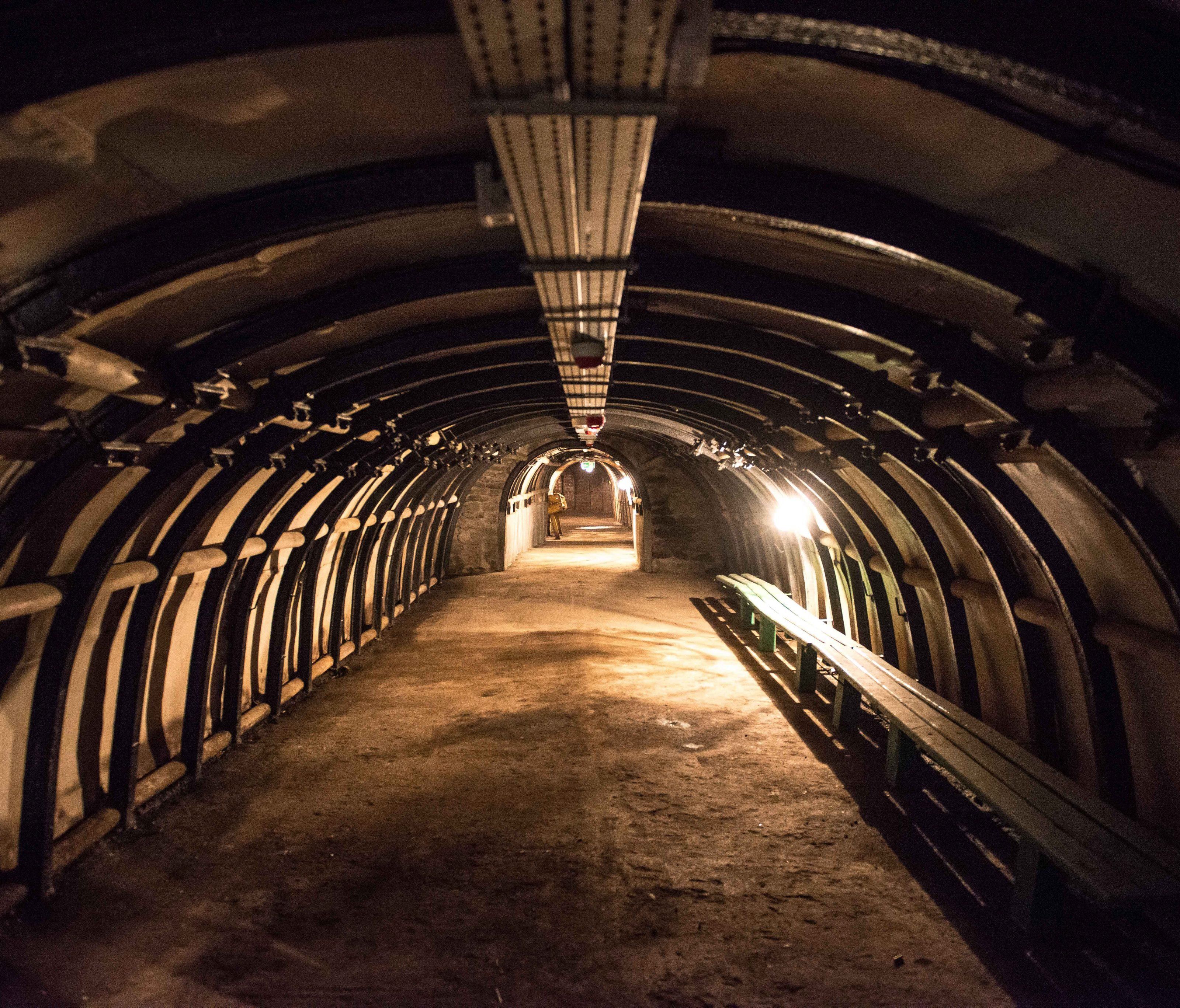 Aufregung um Zug aus Nazizeit in Polen: "Irgendwas ist da unter der Erde." Aufregung um Zug aus Nazizeit in Polen: "Irgendwas ist da unter der Erde."