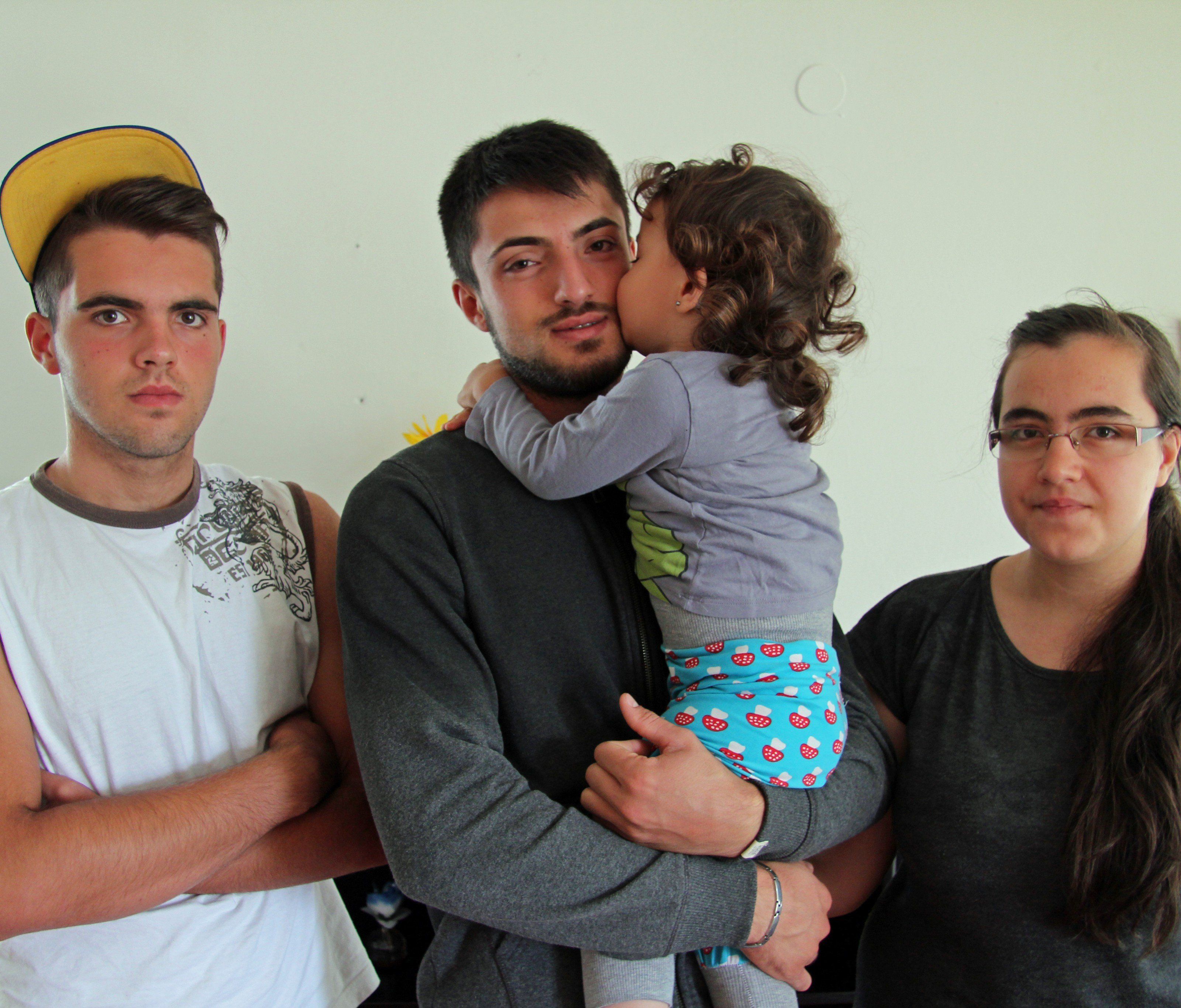 Die Familie hofft, doch noch in Vorarlberg bleiben zu dürfen. Die Familie hofft, doch noch in Vorarlberg bleiben zu dürfen.