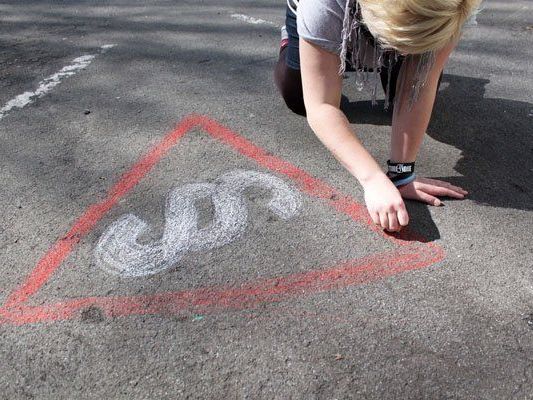 Jugendliche können ihre Meinung zur Überarbeitung des VorarlberJugendgesetzes kundtun. Jugendliche können ihre Meinung zur Überarbeitung des VorarlberJugendgesetzes kundtun.