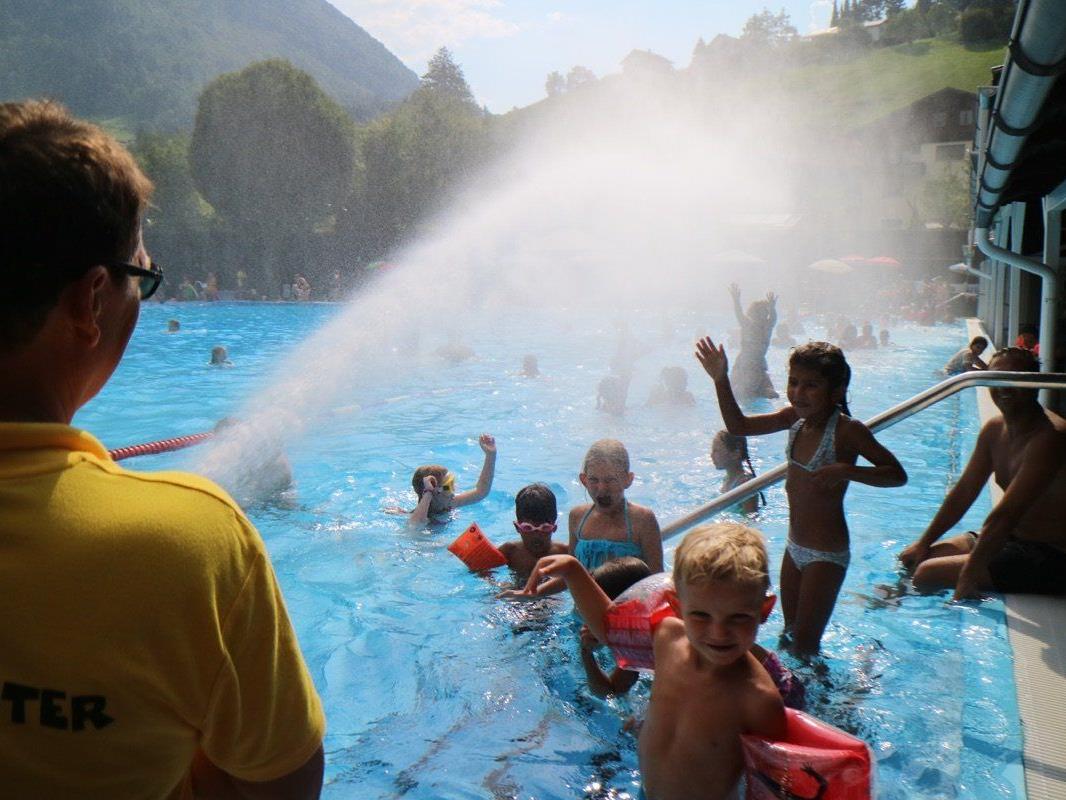 Für Groß und Klein ist das älteste Schwimmbad des Landes (fast) noch ein Geheimtipp.