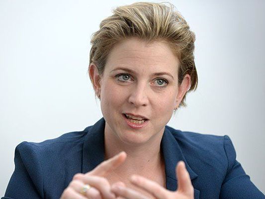 Beate Meinl-Reisinger, NEOS-Spitzenkandidatin für die bevorstehende Wien-Wahl, beim Interview Beate Meinl-Reisinger, NEOS-Spitzenkandidatin für die bevorstehende Wien-Wahl, beim Interview