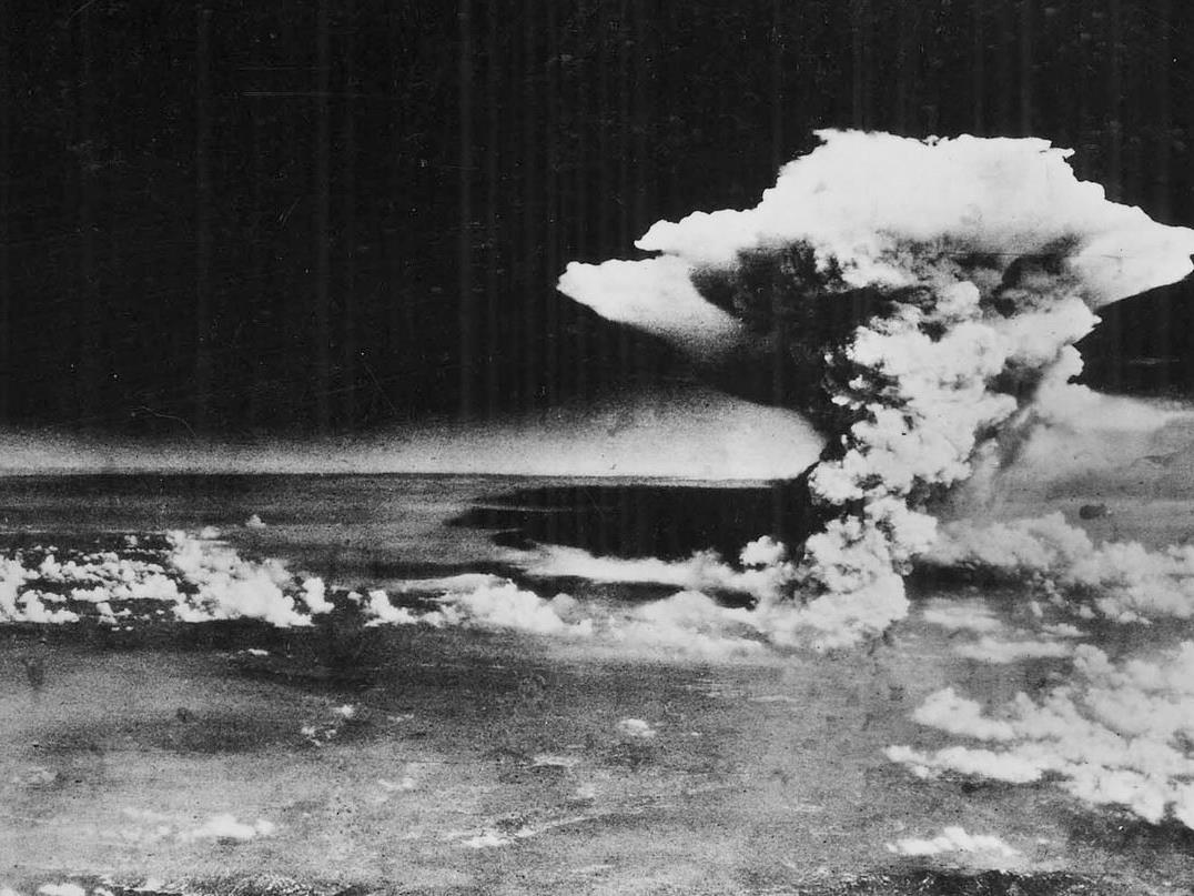 Die Detonation einer Atombombe in Japan im Zweiten Weltkrieg.