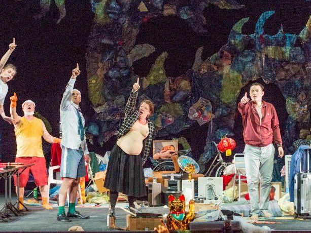 sterreich-Premiere des Musiktheaters nach Schimmelpfennigs erfolgreichem Stück sterreich-Premiere des Musiktheaters nach Schimmelpfennigs erfolgreichem Stück