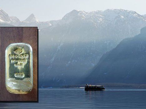 Goldener Fund beim Baden: 16-Jährige findet Goldbarren im Königssee. Goldener Fund beim Baden: 16-Jährige findet Goldbarren im Königssee.