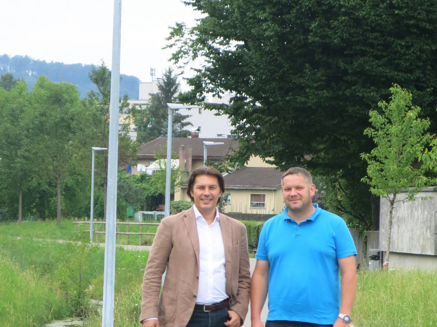 Tiefbaureferent Martin Fitz und Projektleiter Peter Buschta beim Lokalaugenschein am Grindelkanal. Tiefbaureferent Martin Fitz und Projektleiter Peter Buschta beim Lokalaugenschein am Grindelkanal.