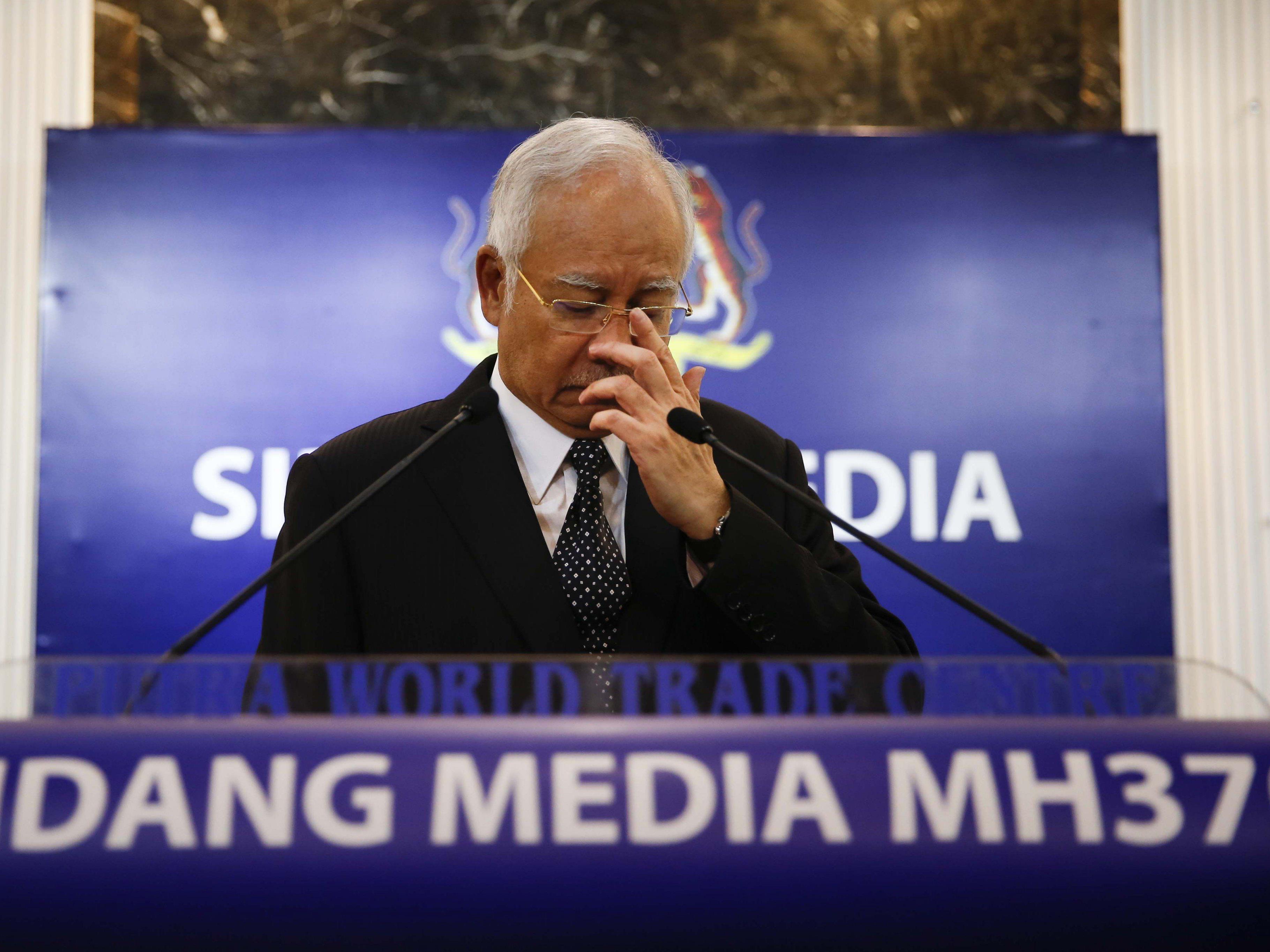 Malaysiens Ministerpräsident Razak verkündet nach 515 Tagen, dass das Wrackteil vom vermissten Flug MH370 stammt.