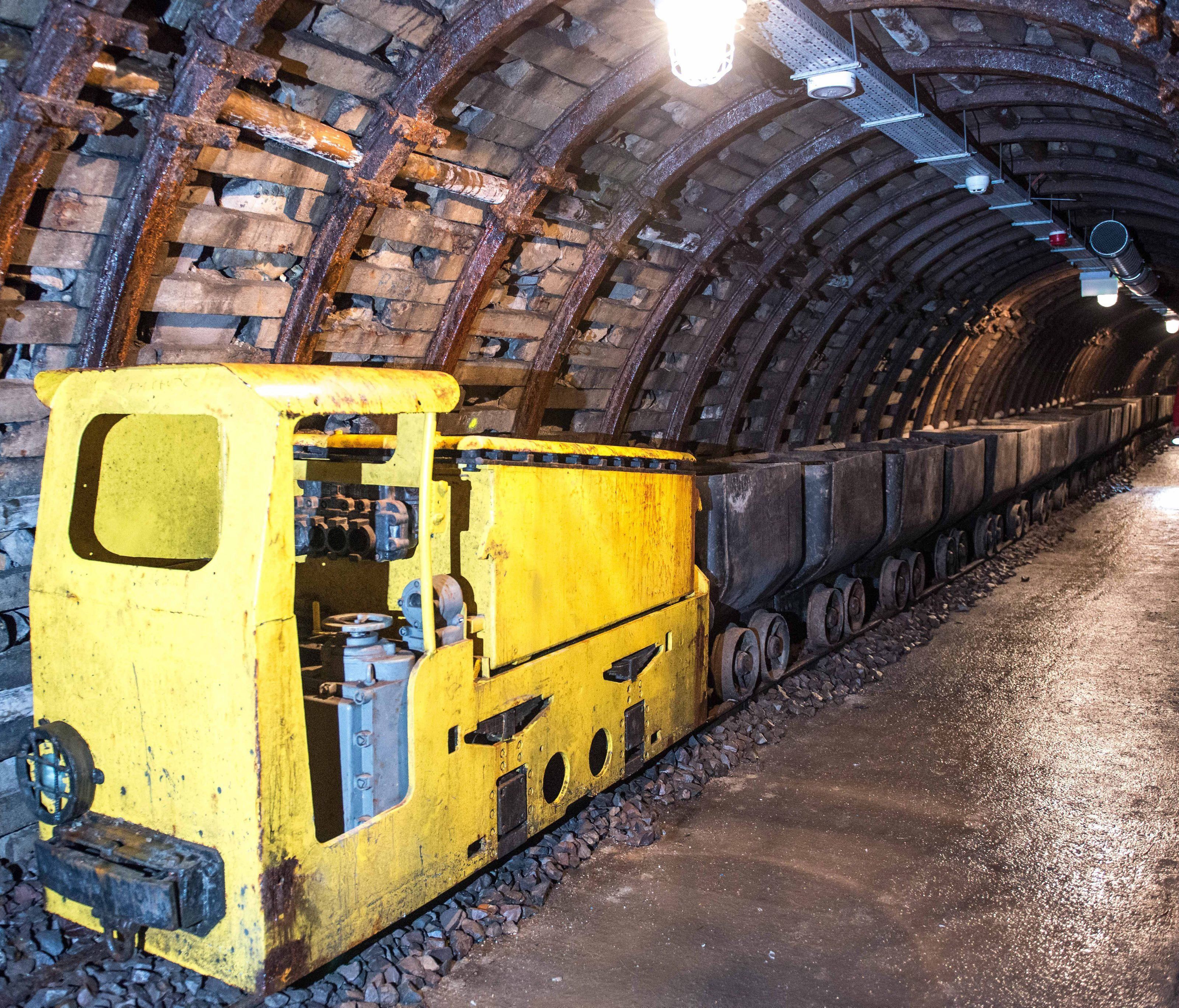 Angeblich Zug mit Nazigold gefunden - Behörden bestätigen "Fund" Angeblich Zug mit Nazigold gefunden - Behörden bestätigen "Fund"