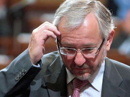 SPÖ-Klubchef Rudolf Schicker lassen sie Forderungen der Grünen kalt. SPÖ-Klubchef Rudolf Schicker lassen sie Forderungen der Grünen kalt.