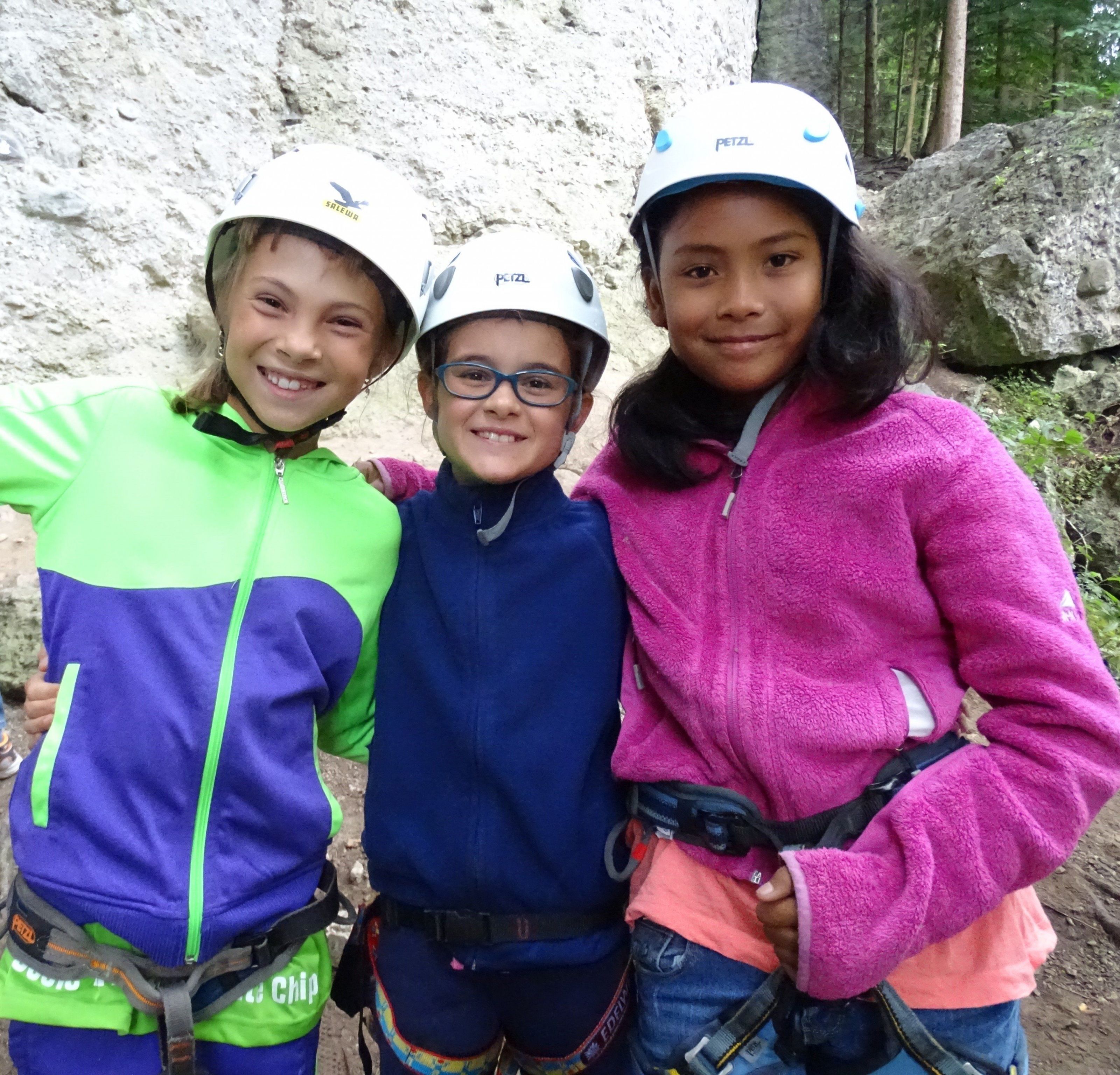 Viel Spaß hatten die Kinder beim Klettern in der Bürser Schlucht. Viel Spaß hatten die Kinder beim Klettern in der Bürser Schlucht.