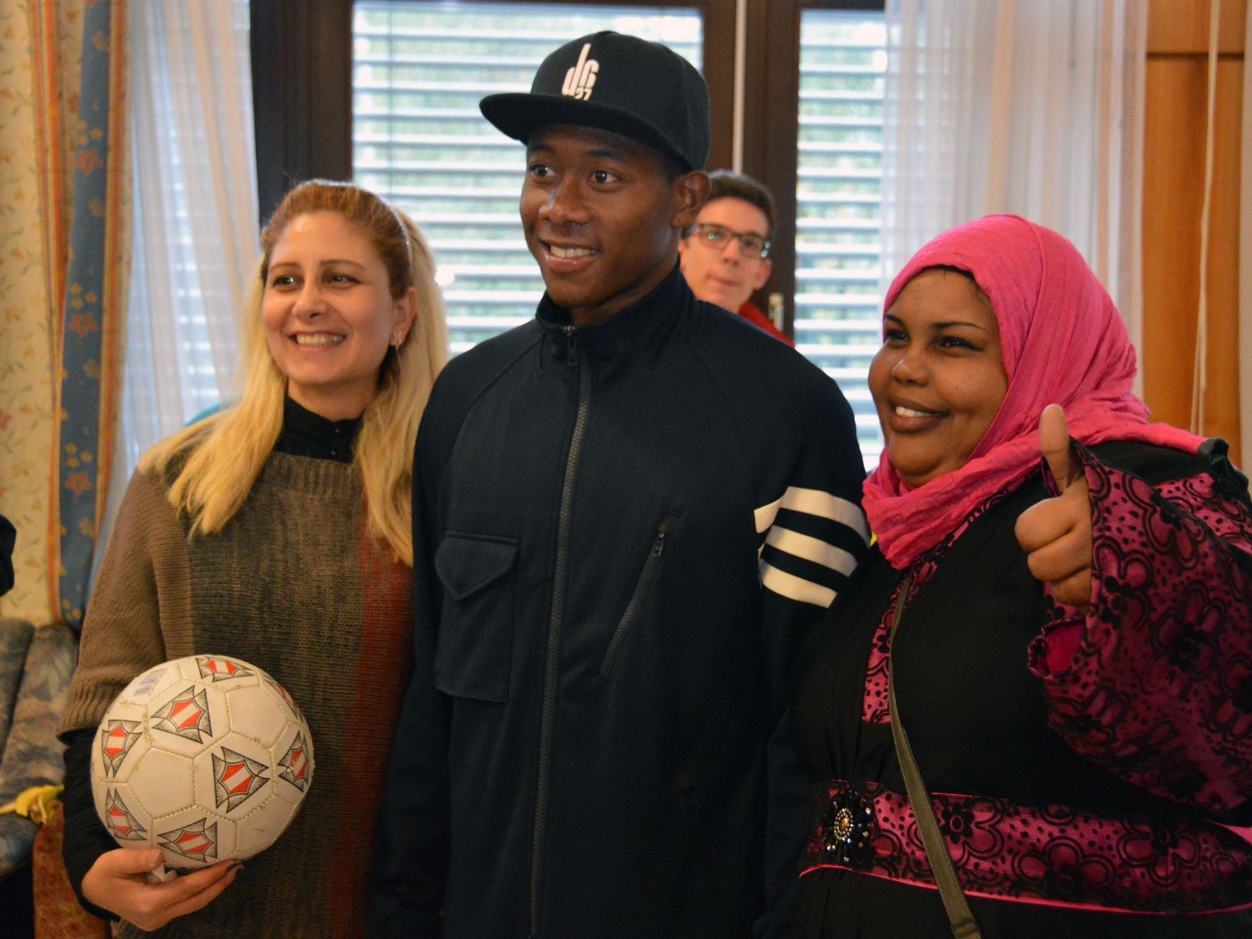 David Alaba beim Besuch des Flüchtlingshauses in Ottakring.