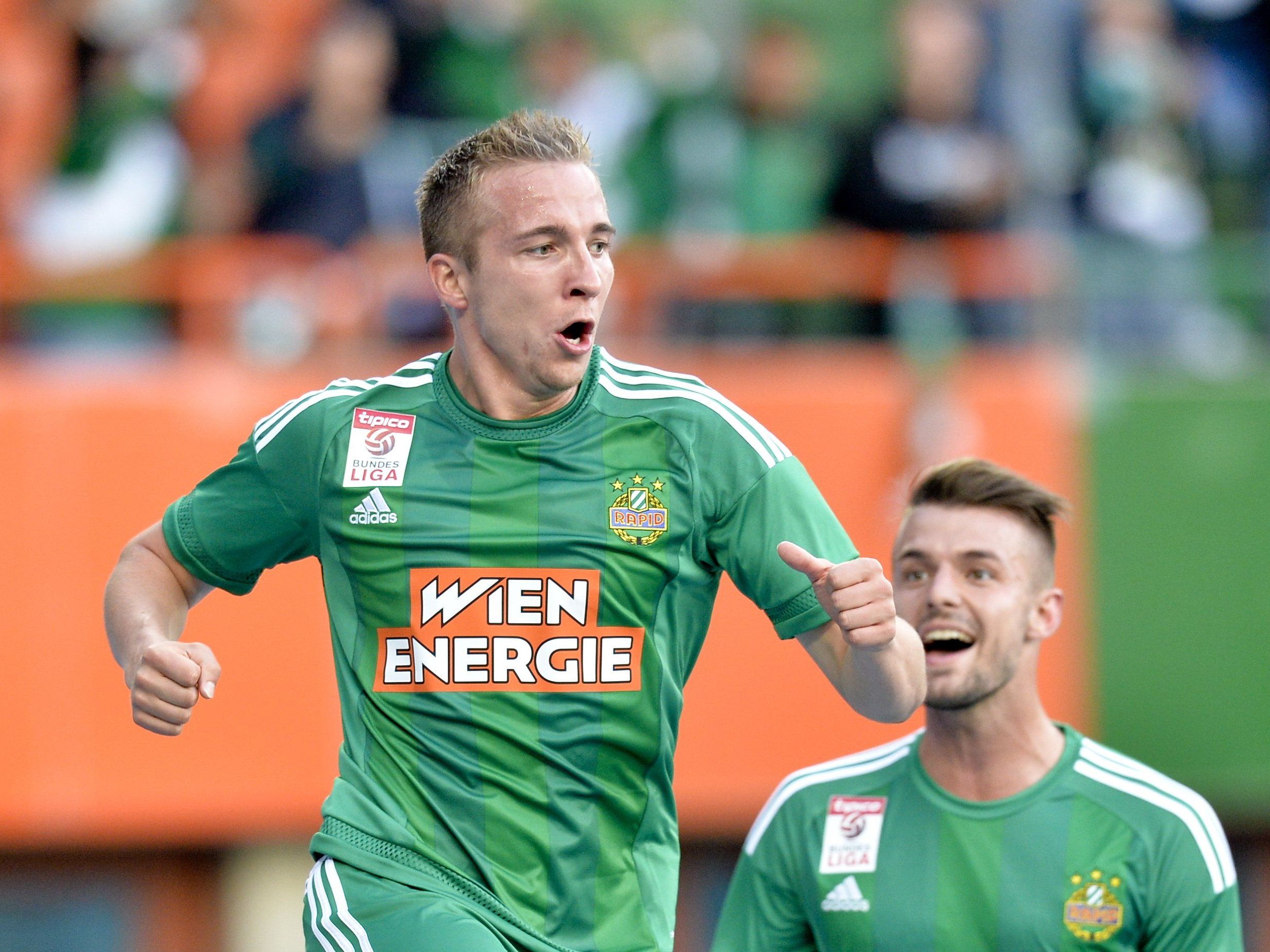 Christopher Dibon freut sich über eine erfolgreiche Woche mit Rapid. Christopher Dibon freut sich über eine erfolgreiche Woche mit Rapid.