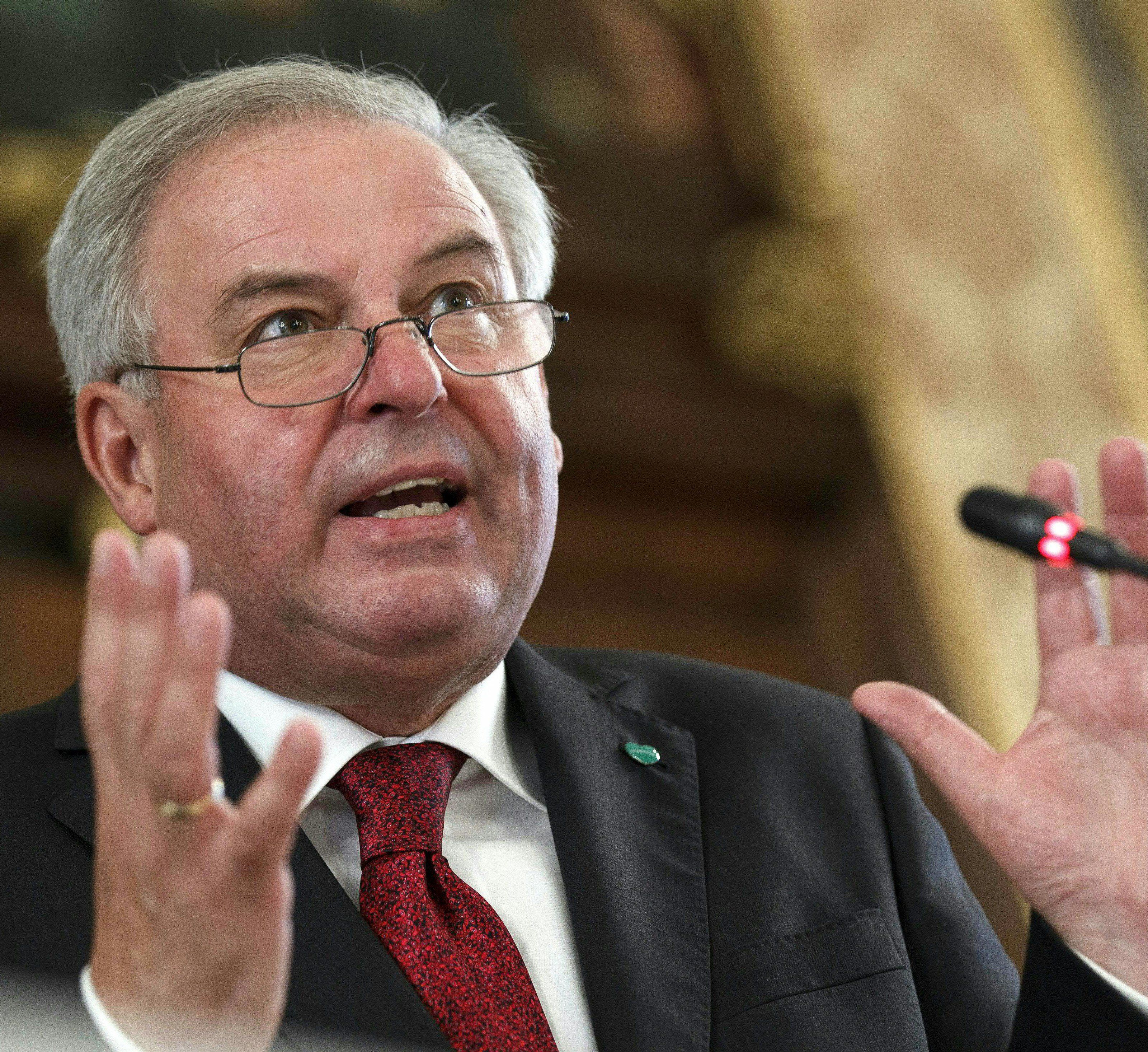 Dringliche FPÖ-Anfrage in 29 Punkten an steirischen ÖVP-LH Hermann Schützenhöfer. Dringliche FPÖ-Anfrage in 29 Punkten an steirischen ÖVP-LH Hermann Schützenhöfer.