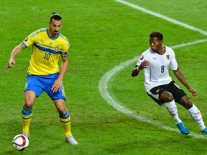 Superstar im Duell: Ibrahimovic gegen Alaba. Superstar im Duell: Ibrahimovic gegen Alaba.