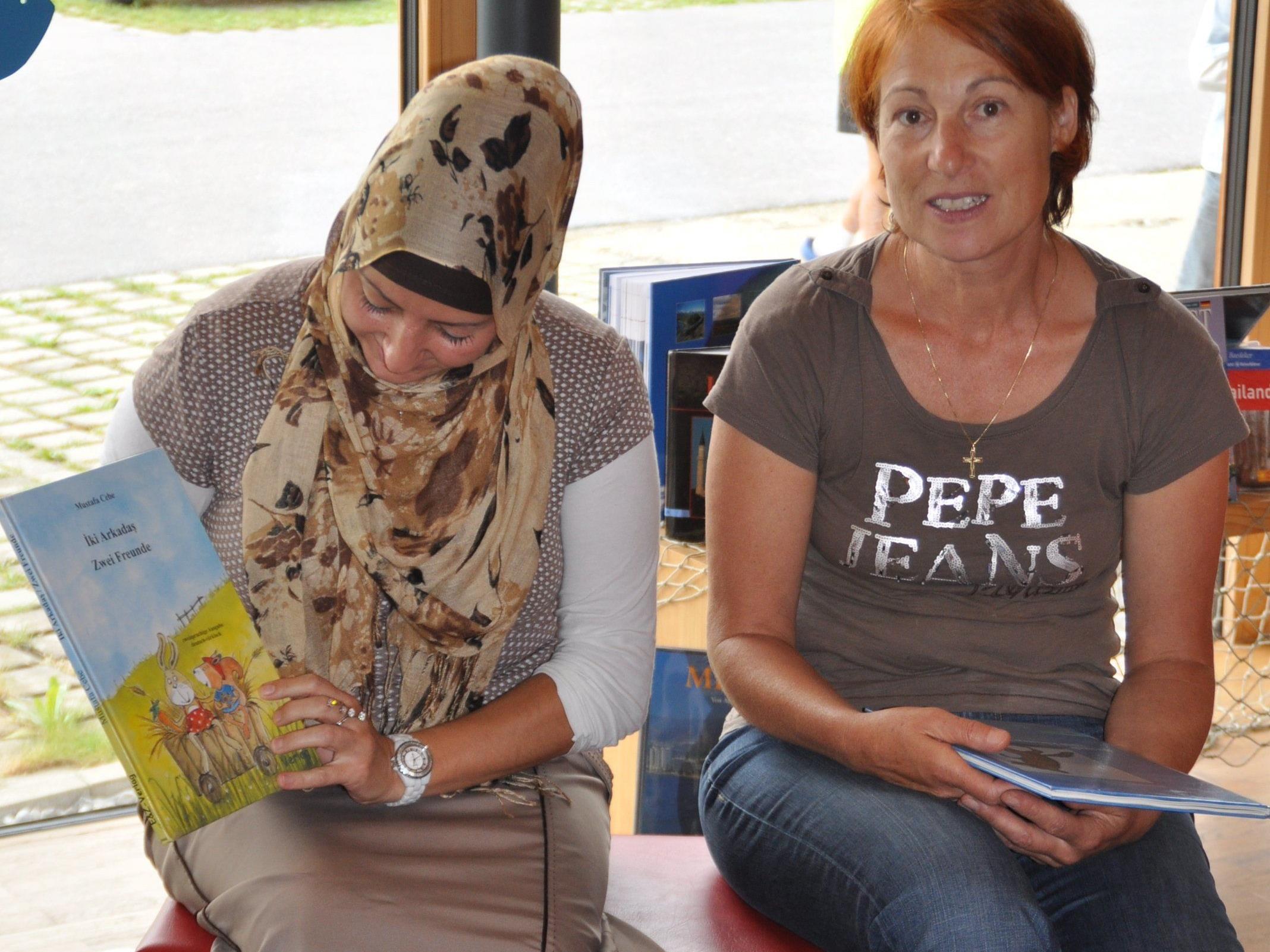Multikulturelles Lesen in der Bücherei Ludesch