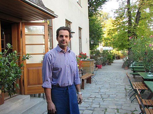 Beim Heurigen Kierlinger in Nußdorf Beim Heurigen Kierlinger in Nußdorf