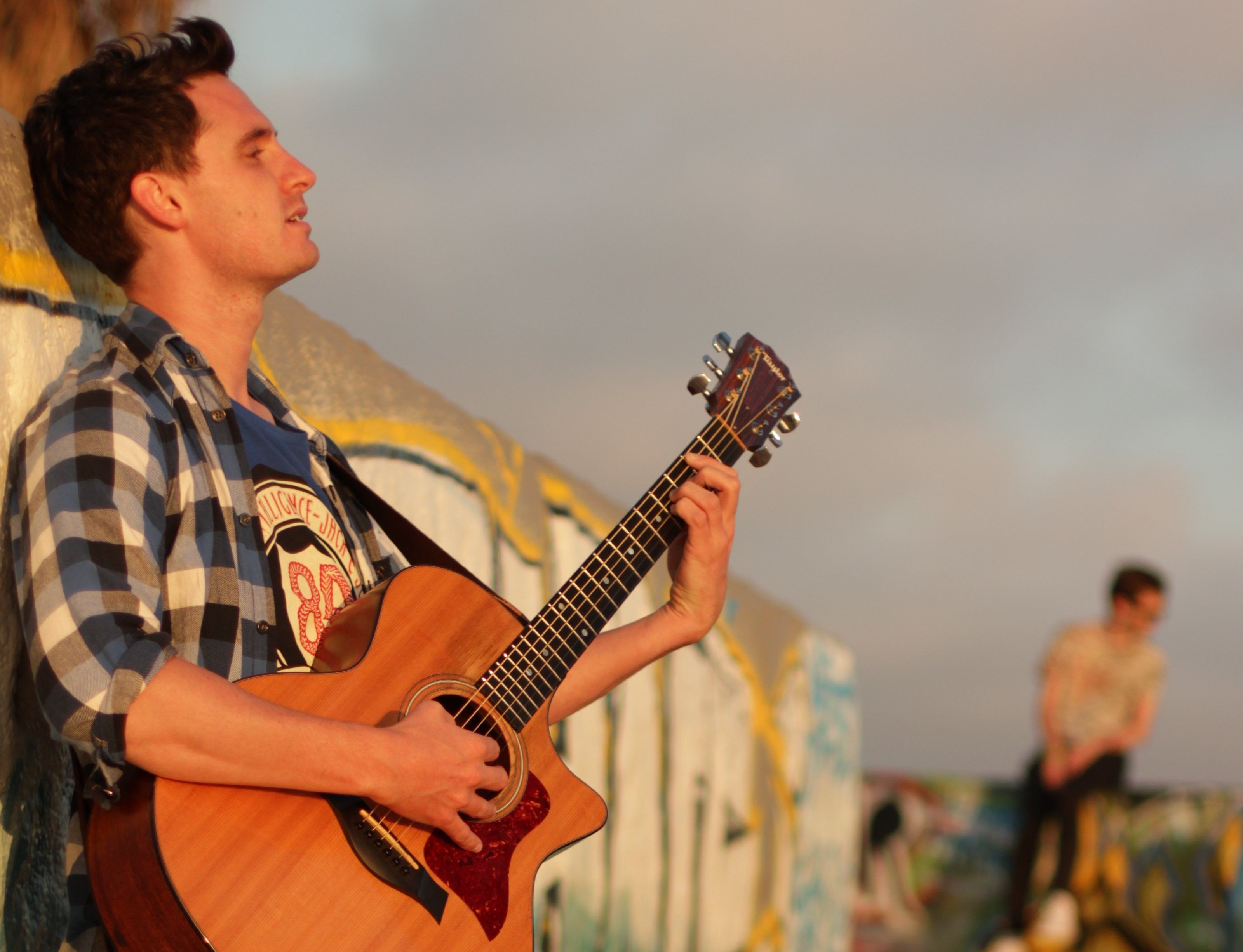 Einladung zu einem außergewöhnlichen Konzert mit Sänger und Gitarrist James Cottriall im „hokus“ in Hohenweiler. Einladung zu einem außergewöhnlichen Konzert mit Sänger und Gitarrist James Cottriall im „hokus“ in Hohenweiler.