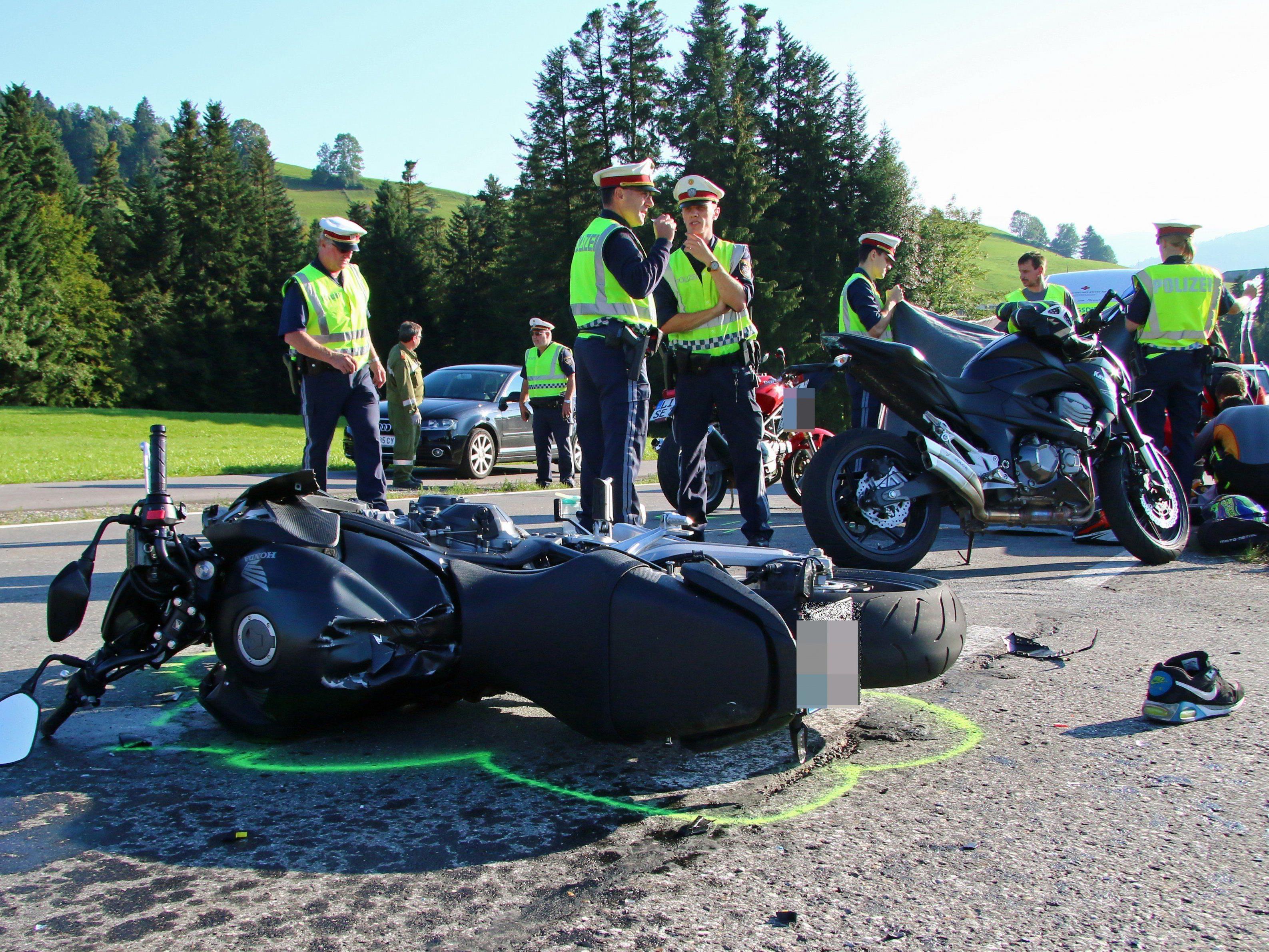 Junger Motorradlenker schwer verletzt