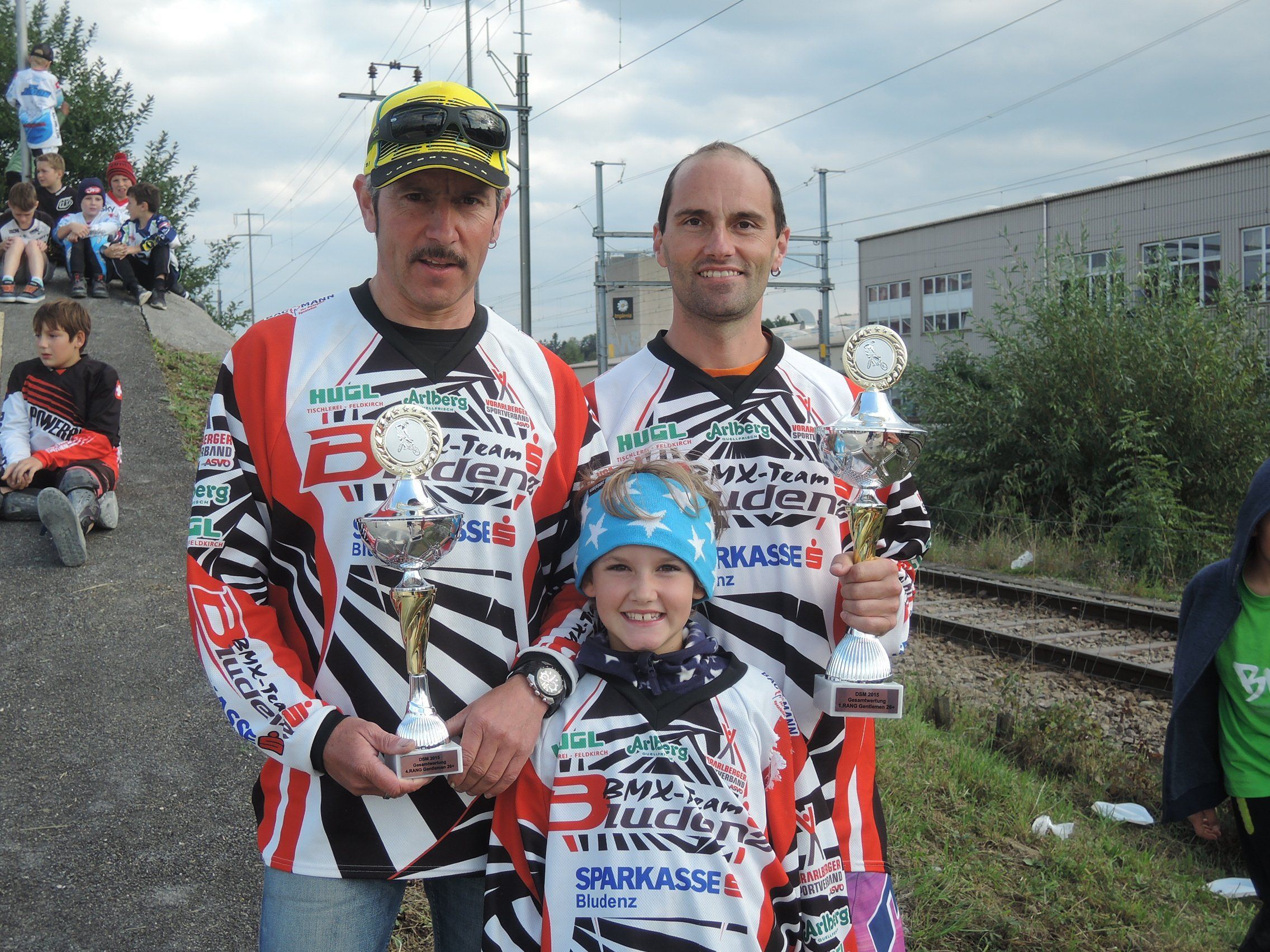 Christian und Annika Jäger mit Teamkollege und Trainer Heli Dutczak Christian und Annika Jäger mit Teamkollege und Trainer Heli Dutczak