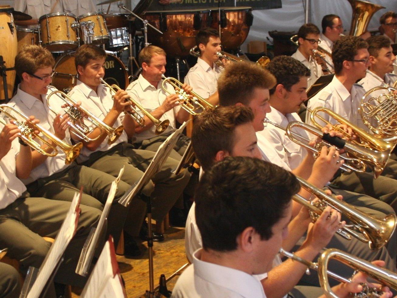 Die Militärmusik Vorarlberg lädt zum eventuell letzten Konzert der Militärmusikkapelle in den Ramschwagsaal nach Nenzing.