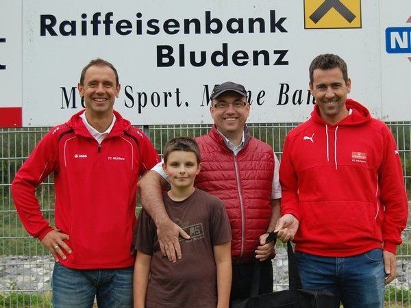 8. Raiffeisenbank Gewinnspiel-Verlosung beim Heimspiel 8. Raiffeisenbank Gewinnspiel-Verlosung beim Heimspiel