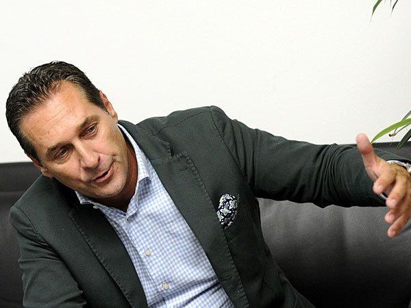 Strache gab in seinem Steckbrief Persönliches preis Strache gab in seinem Steckbrief Persönliches preis