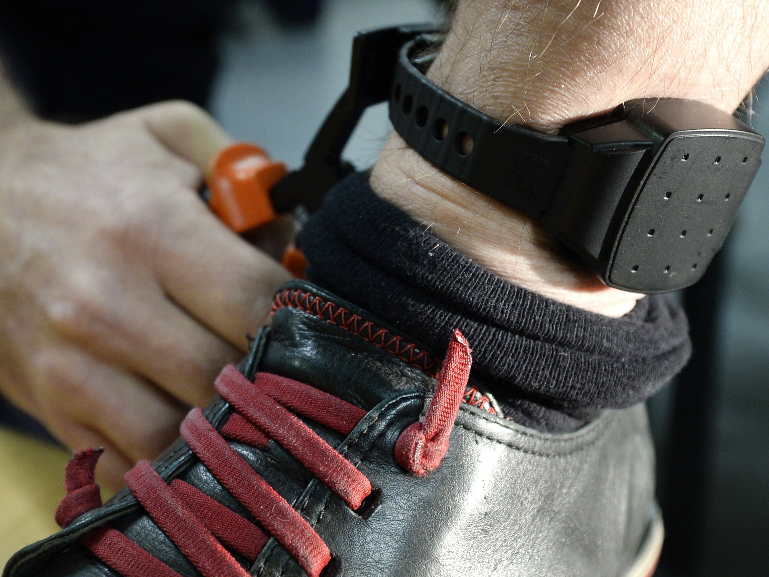 Mehr Fußfesseln zur Entlastung von Österreichs Gefängnissen? Mehr Fußfesseln zur Entlastung von Österreichs Gefängnissen?